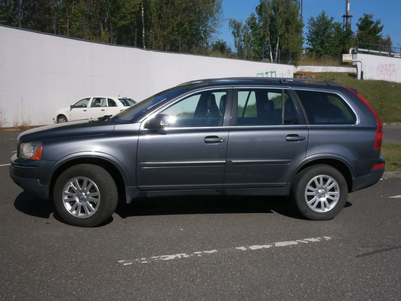 Volvo XC90, 2,4D 4x4 TAZNE SERVISNI KNIHA - fotka 2