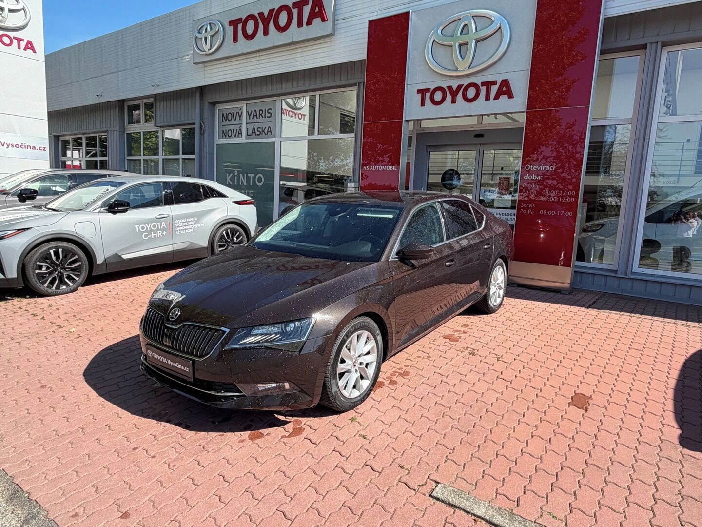 Škoda Superb, 2.0 TDI 7DSG Alcantara tažné - fotka 2