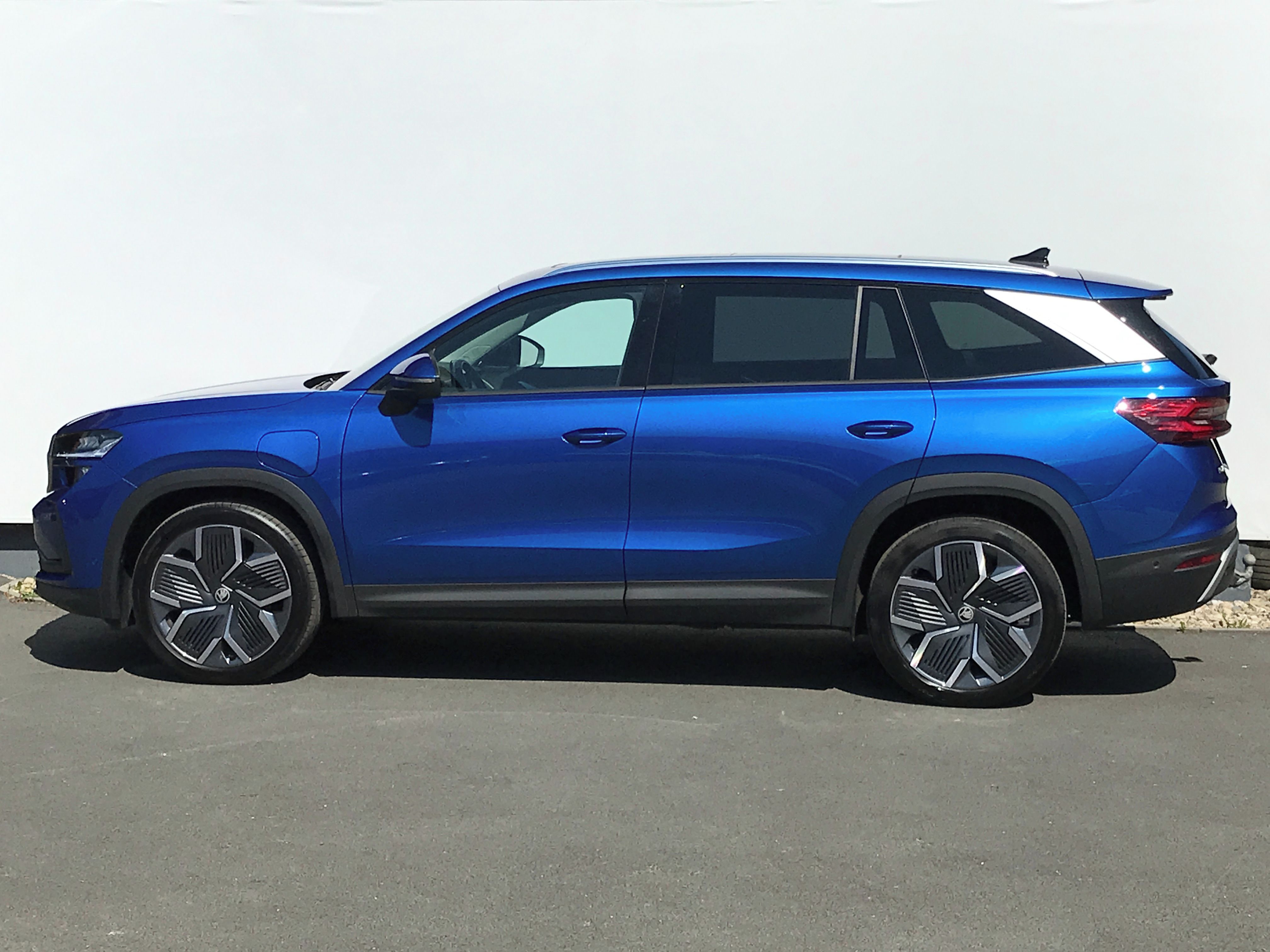 Škoda Kodiaq, iV 1.5TSi 150kW EXCL.SEL+TAŽNÉ - fotka 3
