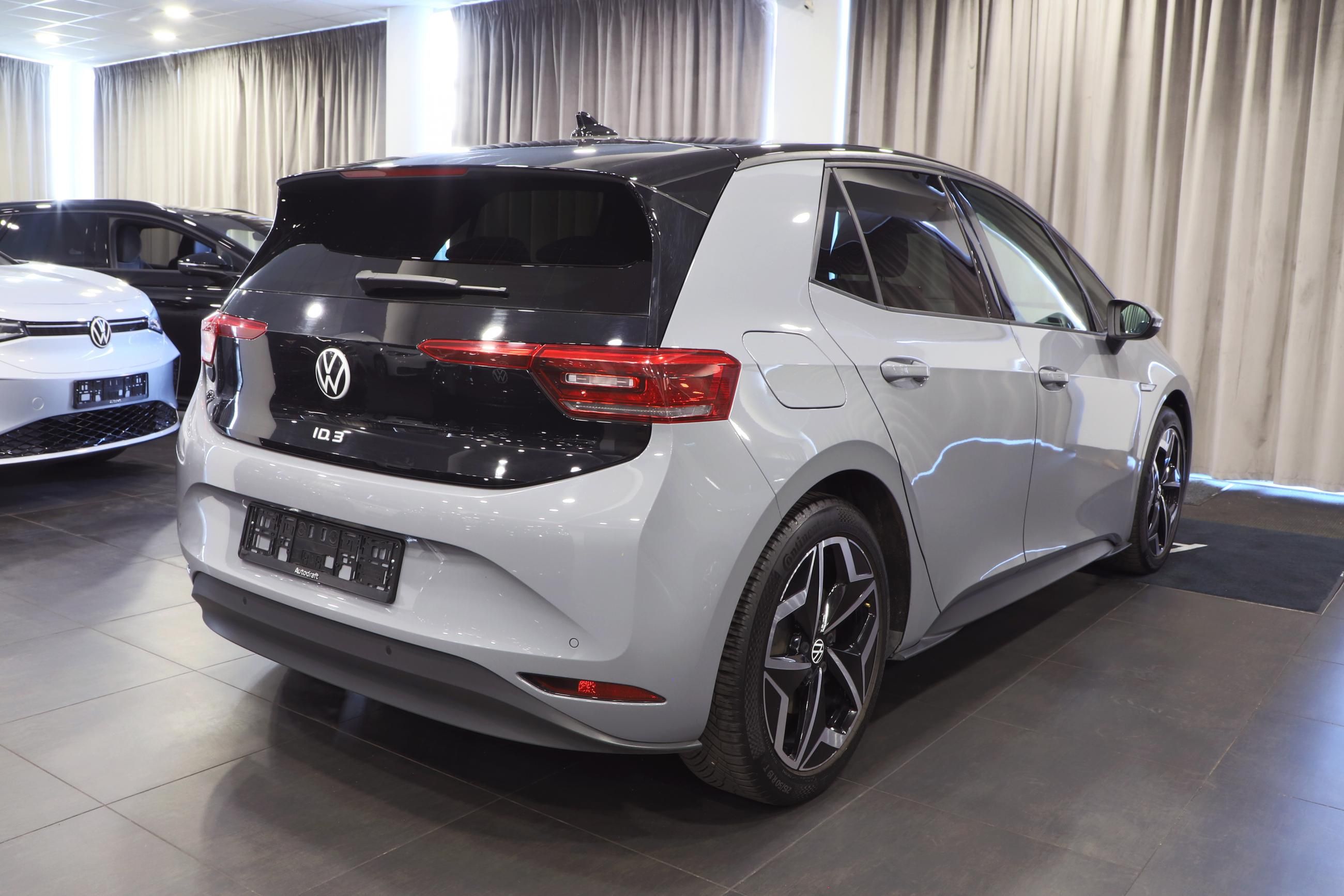 Volkswagen ID.3, Pro 150kW IQ.Lights  ALU 19" - fotka 4