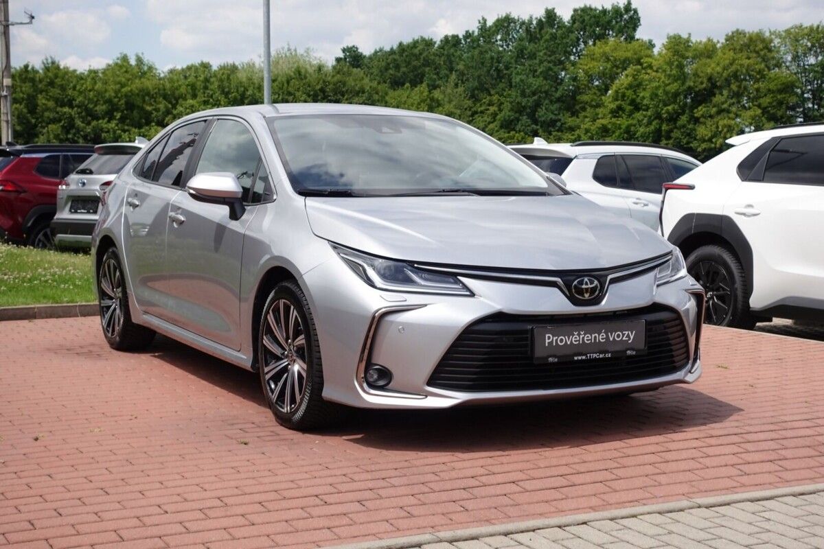 Toyota Corolla, 1,5 BA M/T Comfort + Style + T - fotka 3