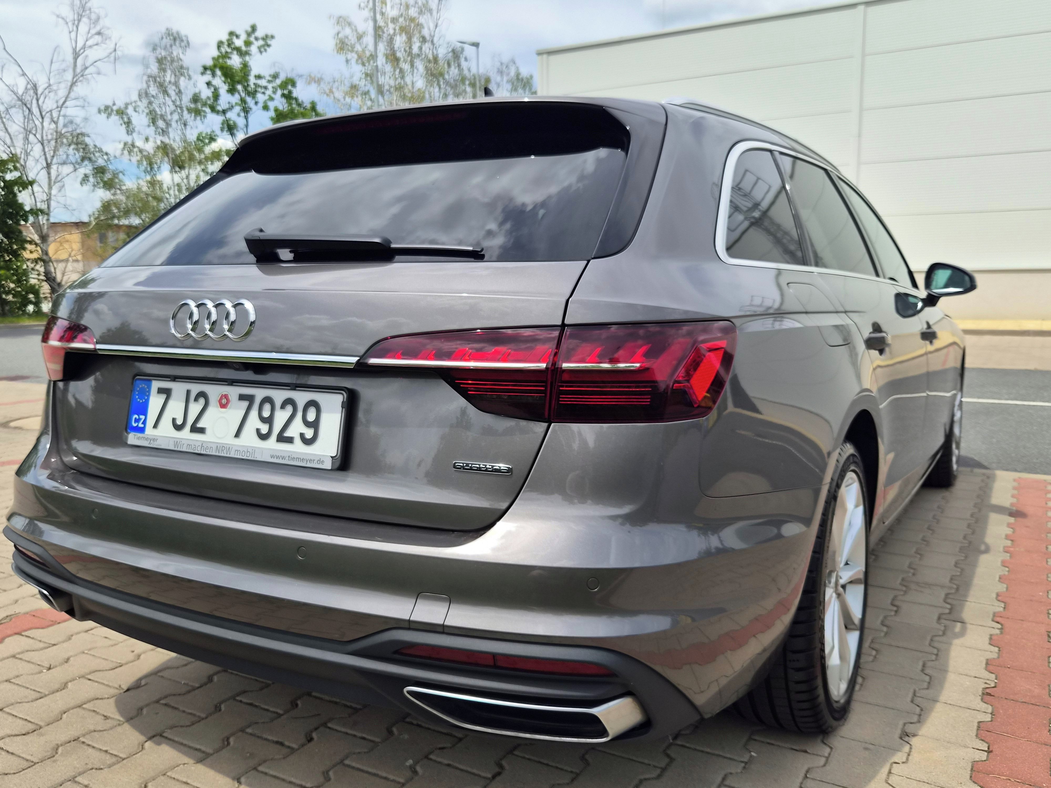 Audi A4 Avant, 40 TDI quattro Stronic Sline - fotka 6