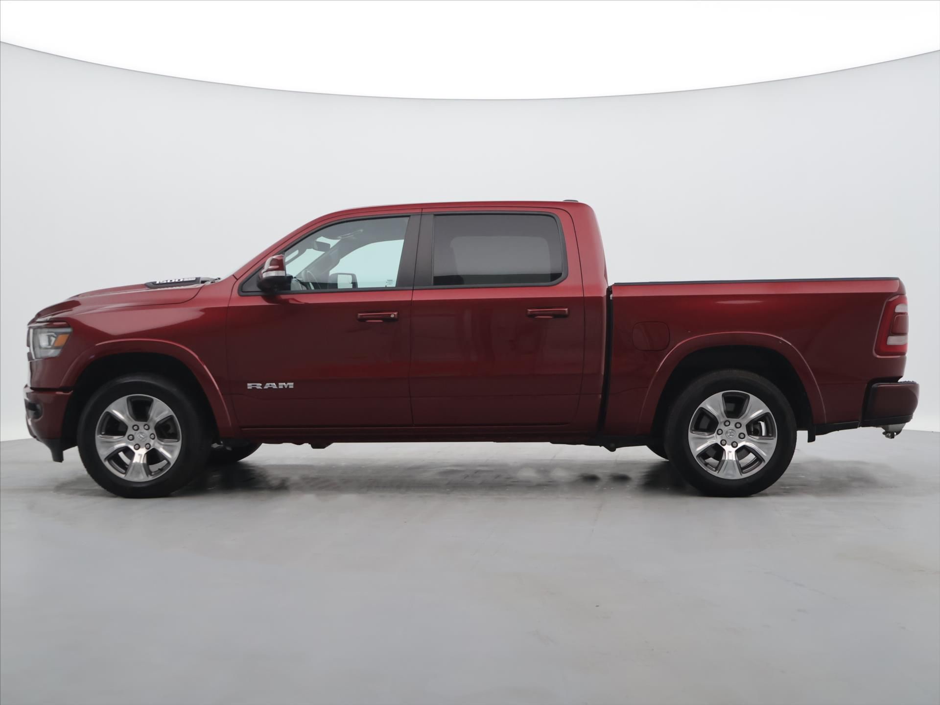 Dodge Ram, 5,7 1500 295kW Laramie 4x4 - fotka 4