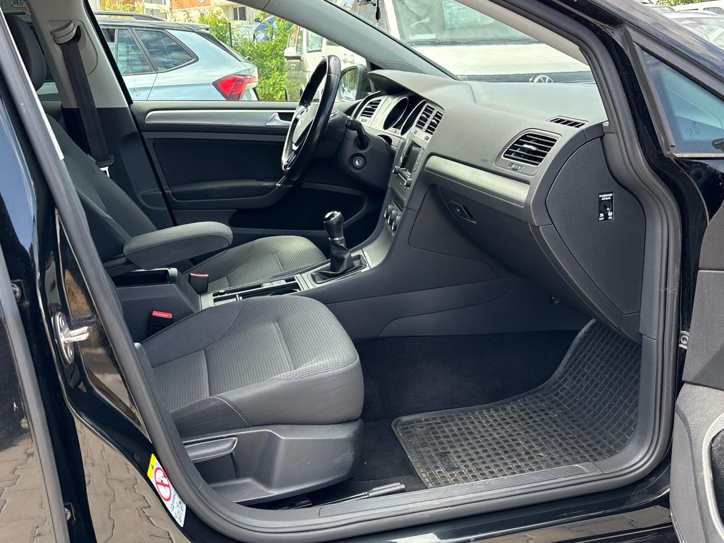 Volkswagen Golf, 1.2 TSI / 77 kW Comfortline - fotka 6