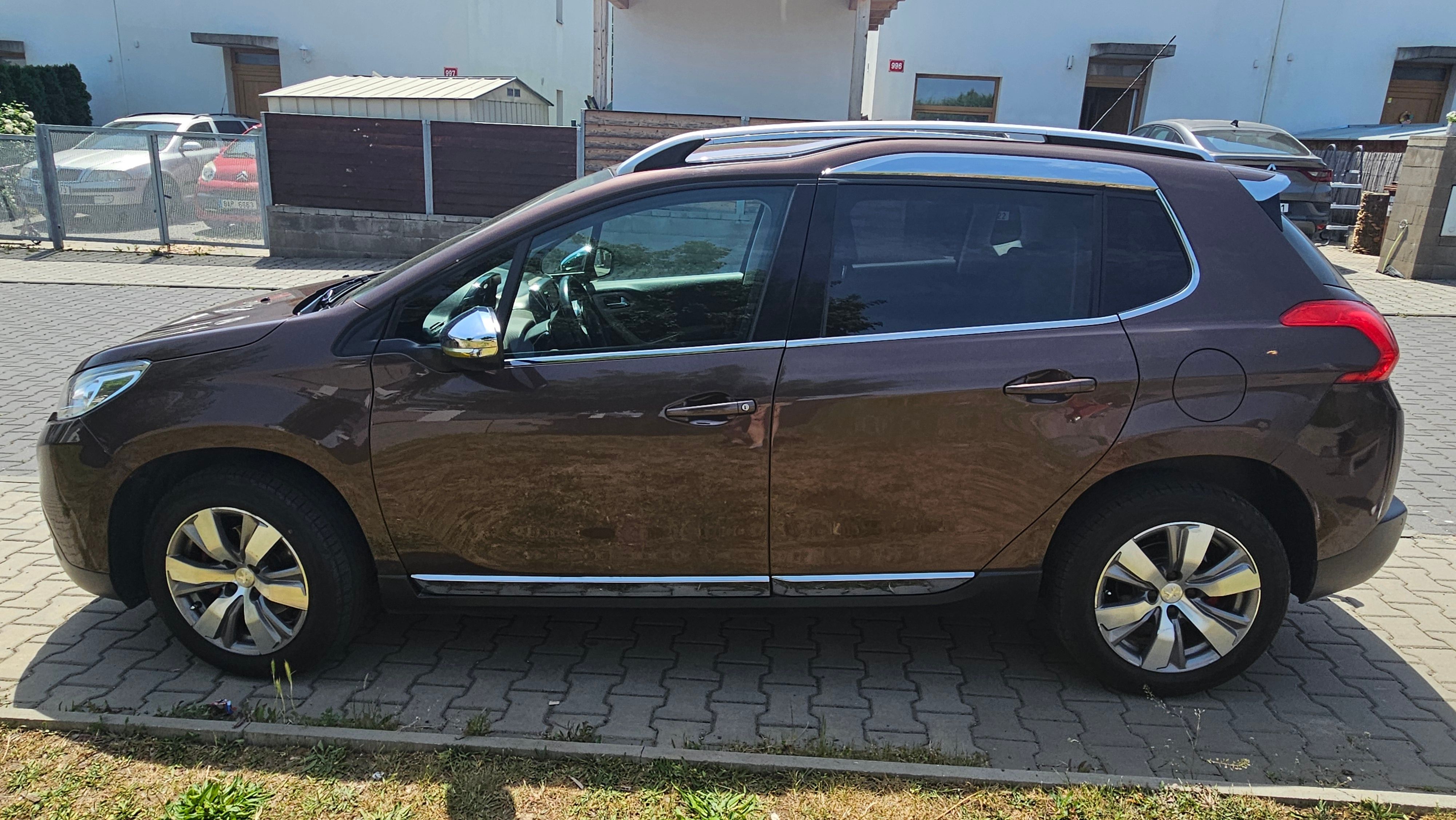 Peugeot 2008, Peugeot 2008 1.6 HDI garážován - fotka 3