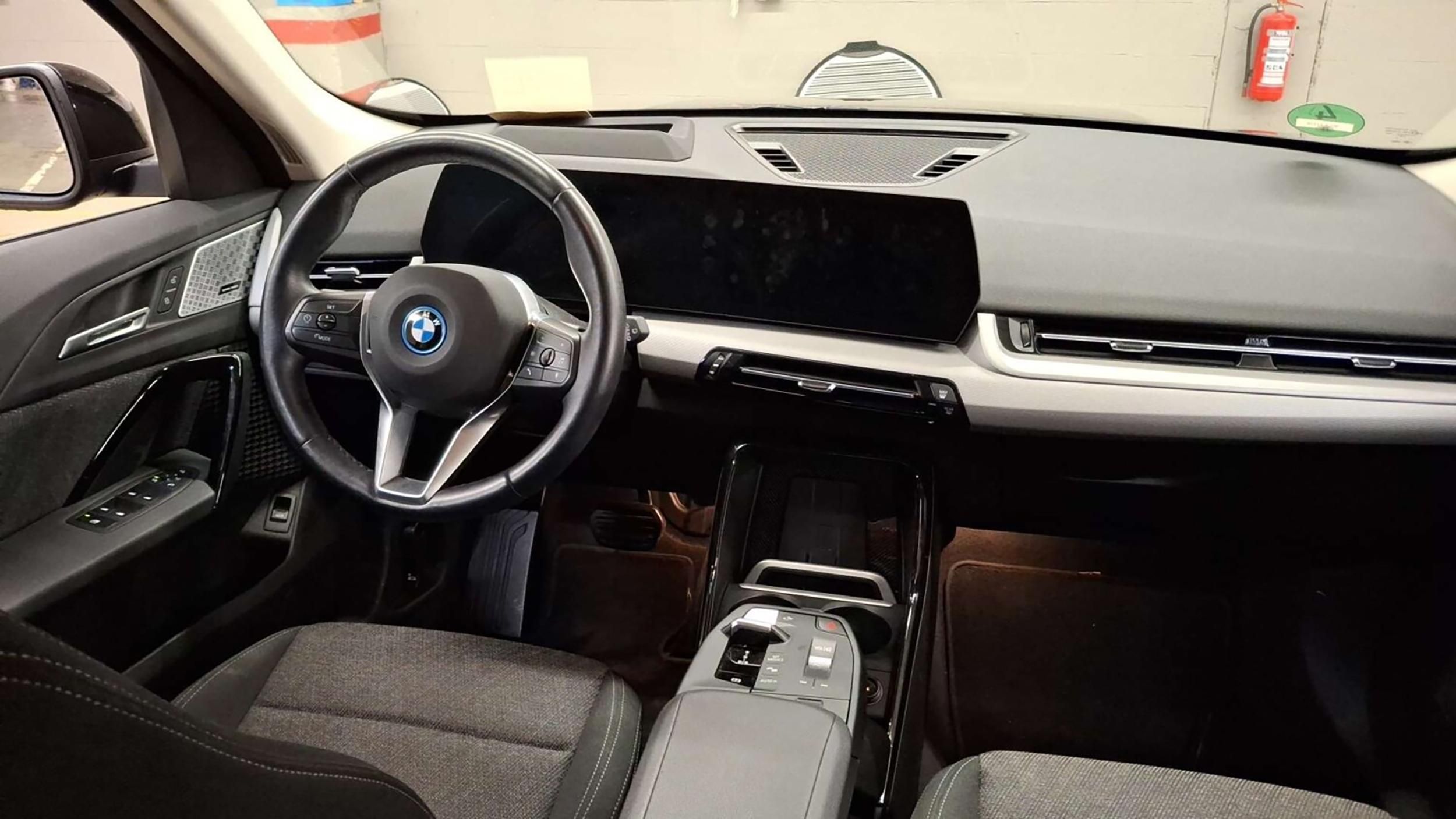 BMW iX1, xDrive30 | SOH BMS 99 % - fotka 5