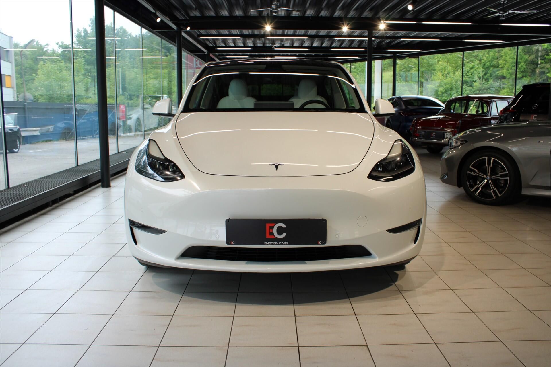 Tesla Model Y, Long Range Dual Motor AWD Tažn - fotka 2