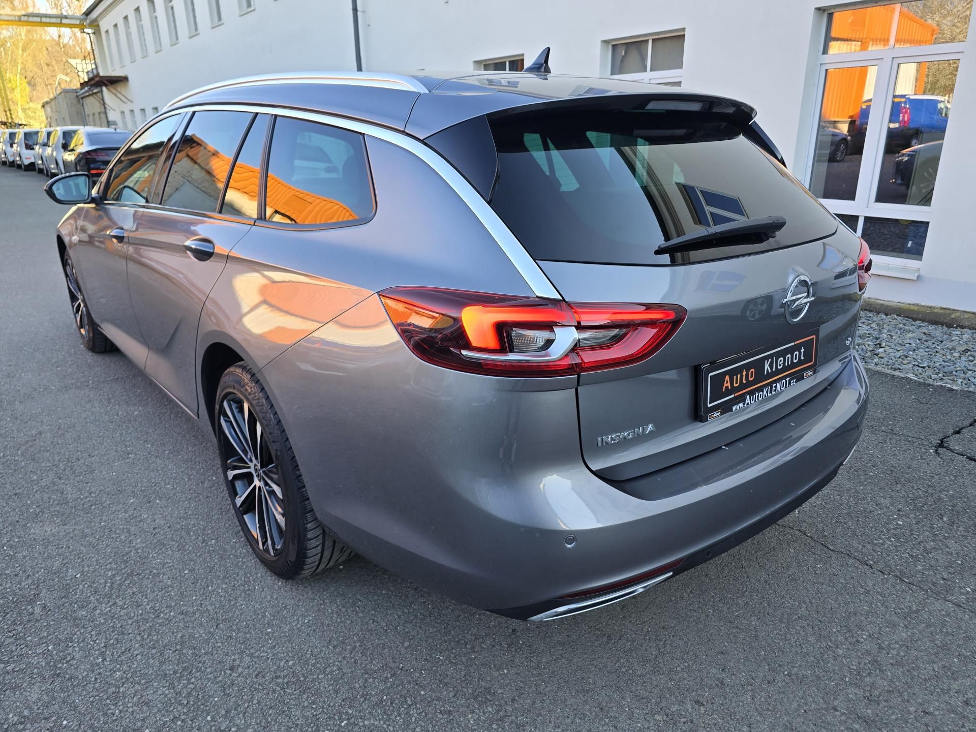 Opel Insignia, 2,0D 128kW 4x4 AUT Ultimate ST - fotka 5