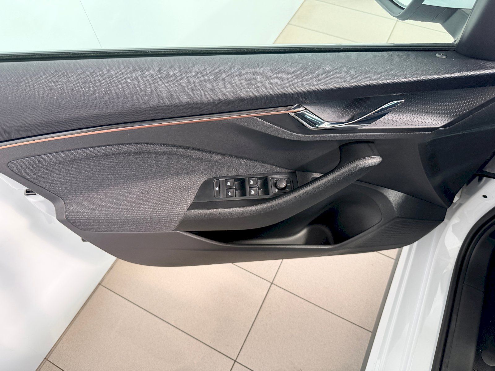 Škoda Kamiq, 1,0 TSI 85 kW A7F Top Selectio - fotka 6