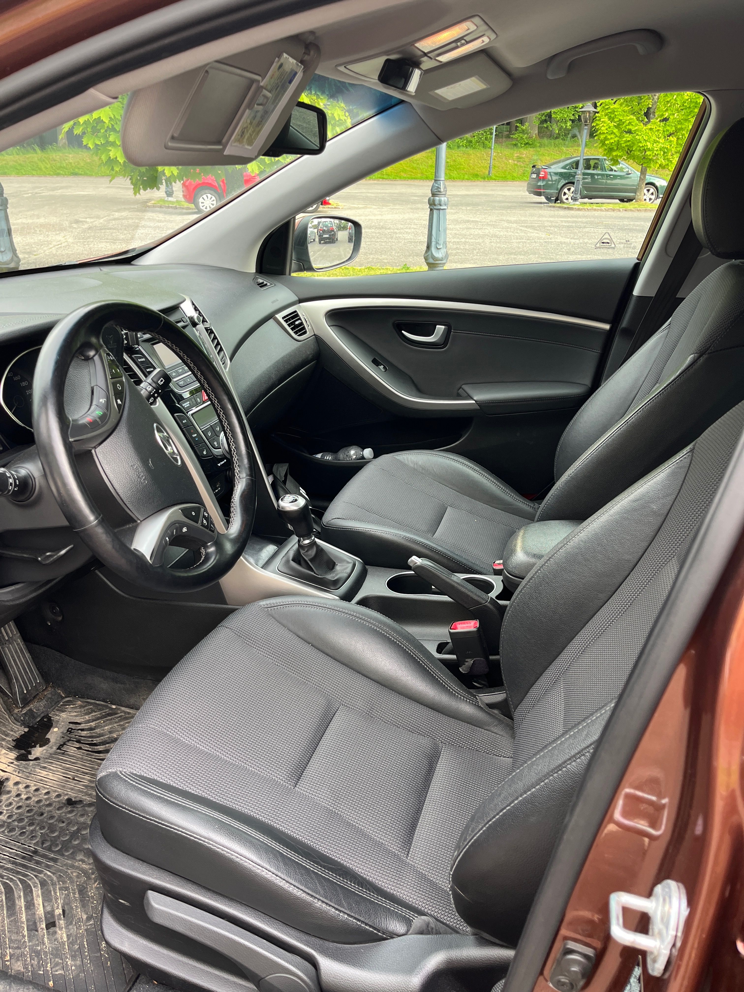 Hyundai i30, 1.6 GDI - polokůže - fotka 6