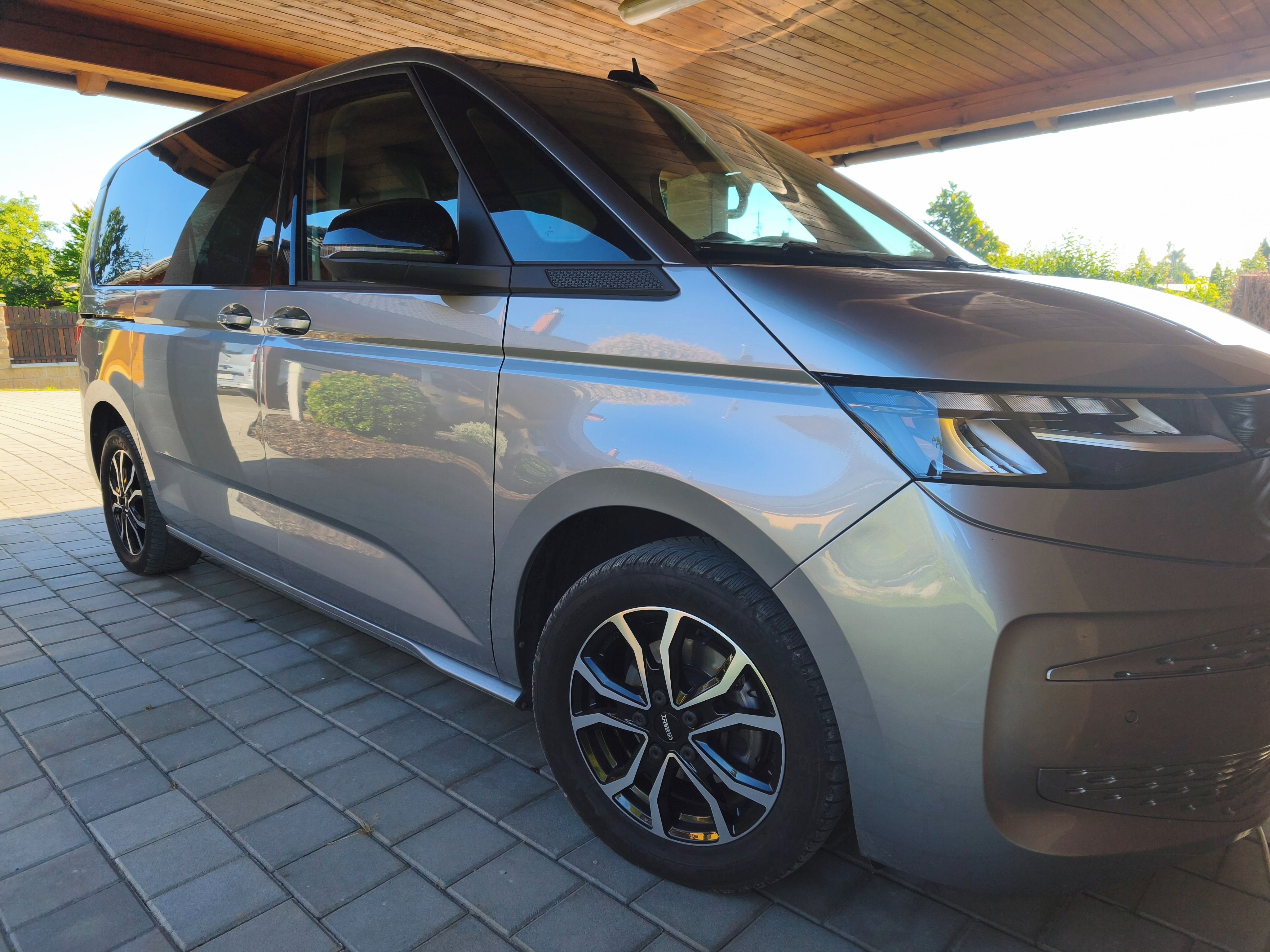 Volkswagen Multivan, T7 Life 1,5TSI DSG L1 ČR