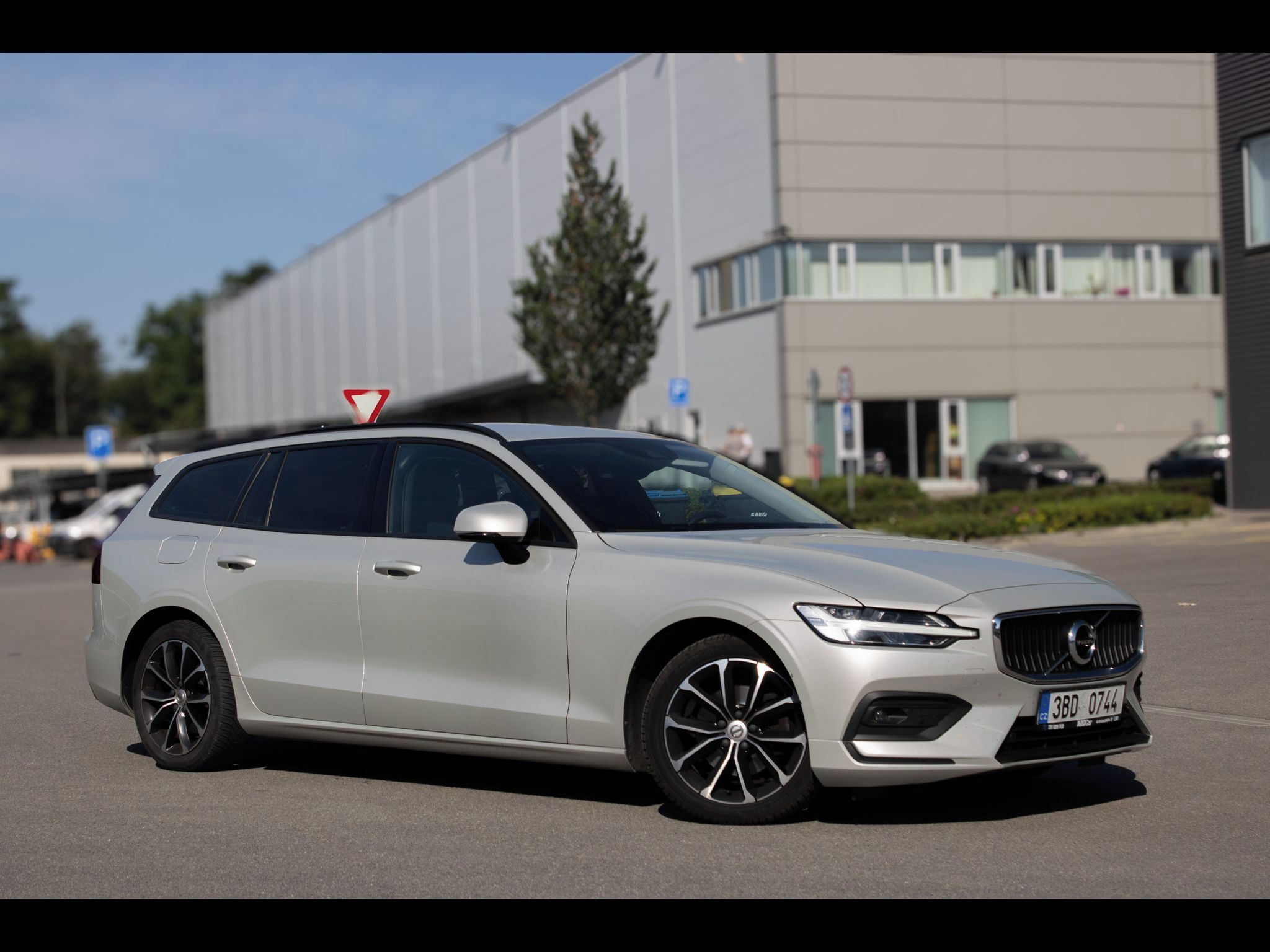 Volvo V60, Nové rozvody, servisovano - fotka 3