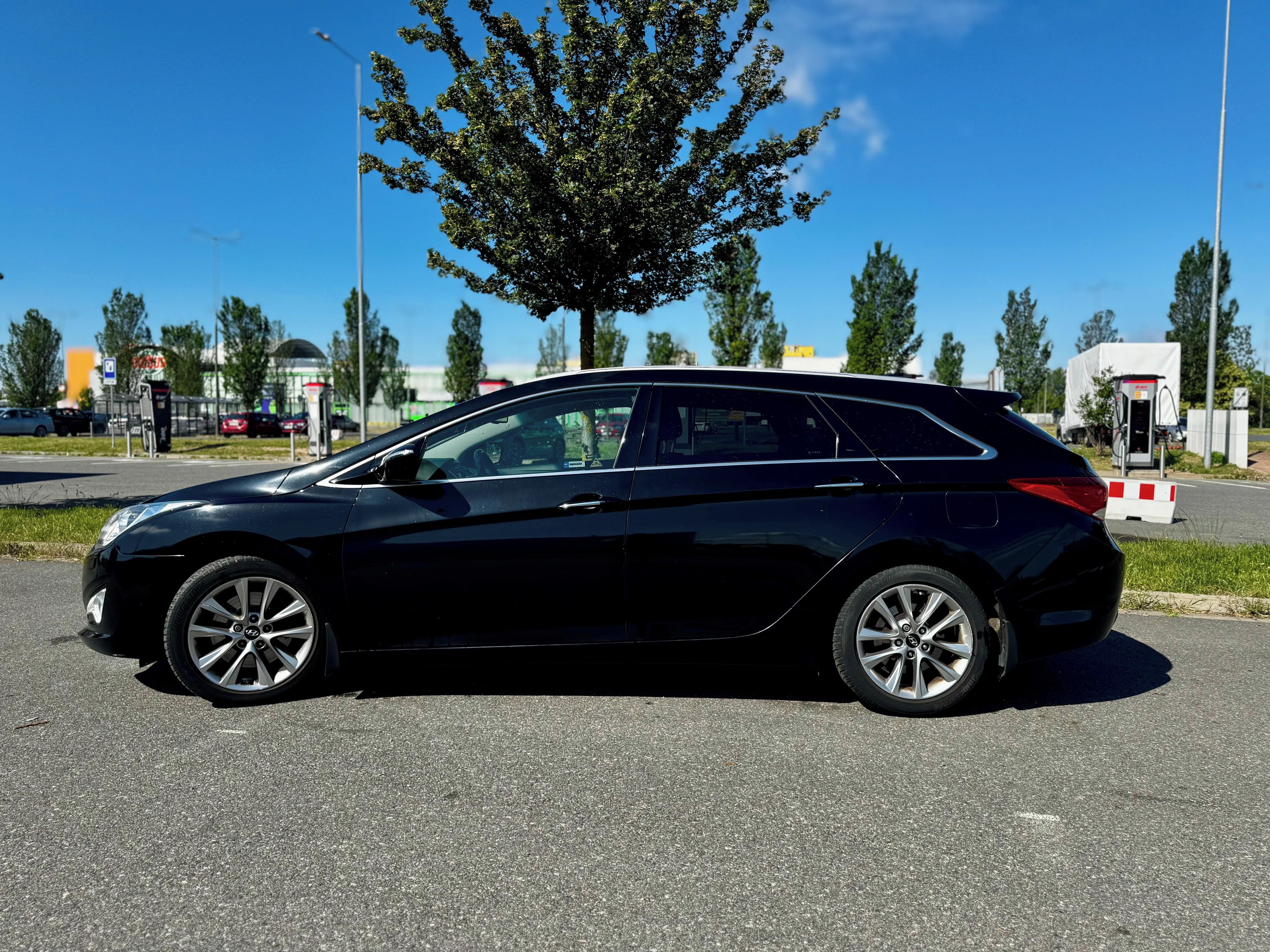 Hyundai i40, 1.7 CRDi 100kW Automat, 1.maj - fotka 2