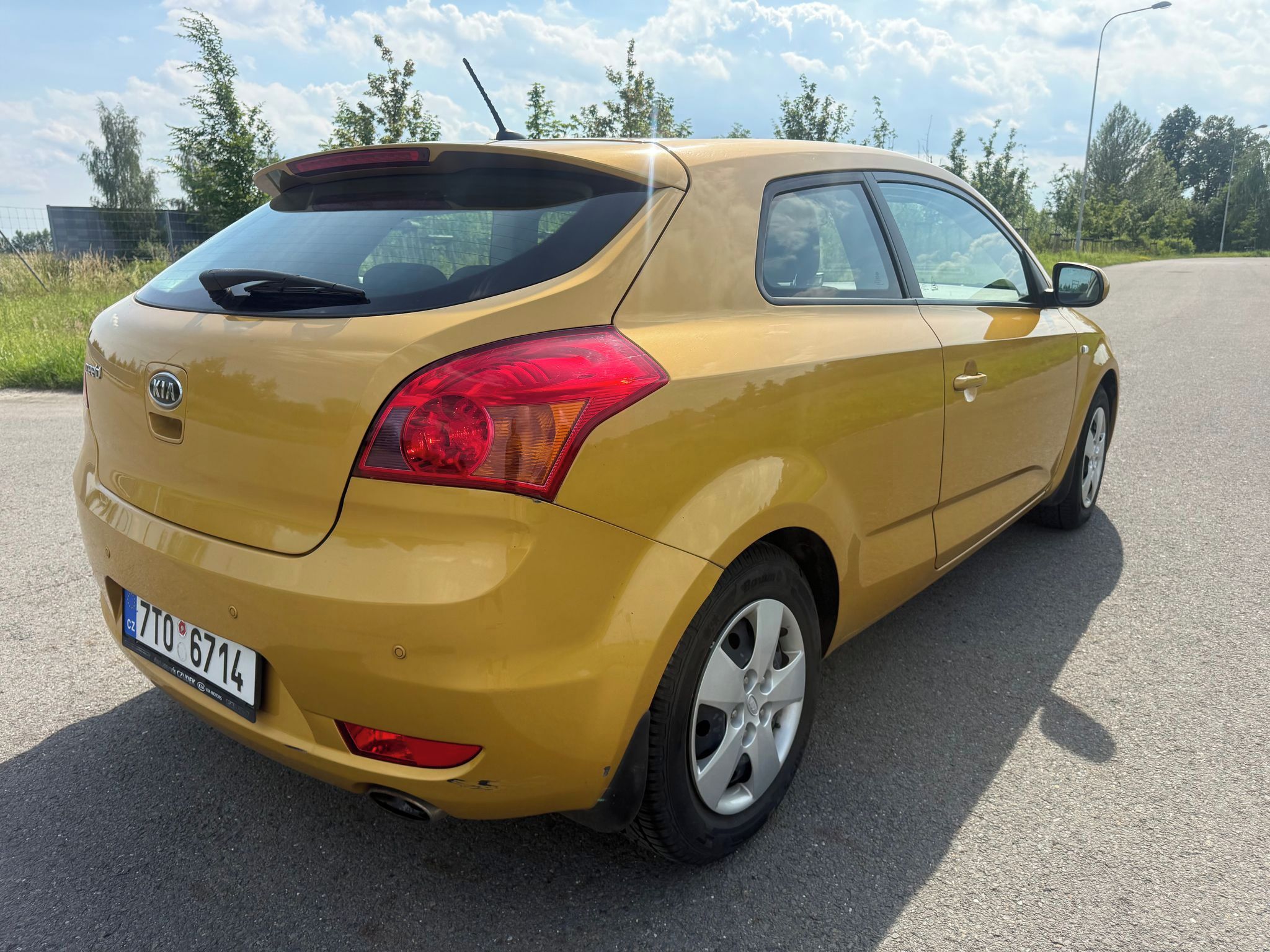 Kia Cee´d, 1,6 91 kW BENZIN 8700 KM - fotka 5