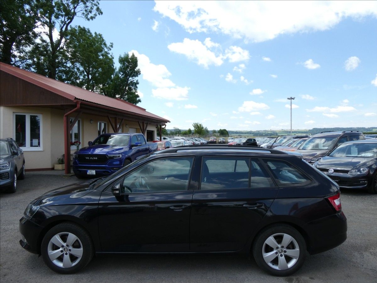 Škoda Fabia, 1,0 TSi 81kW STYLE DSG 2x kola - fotka 6