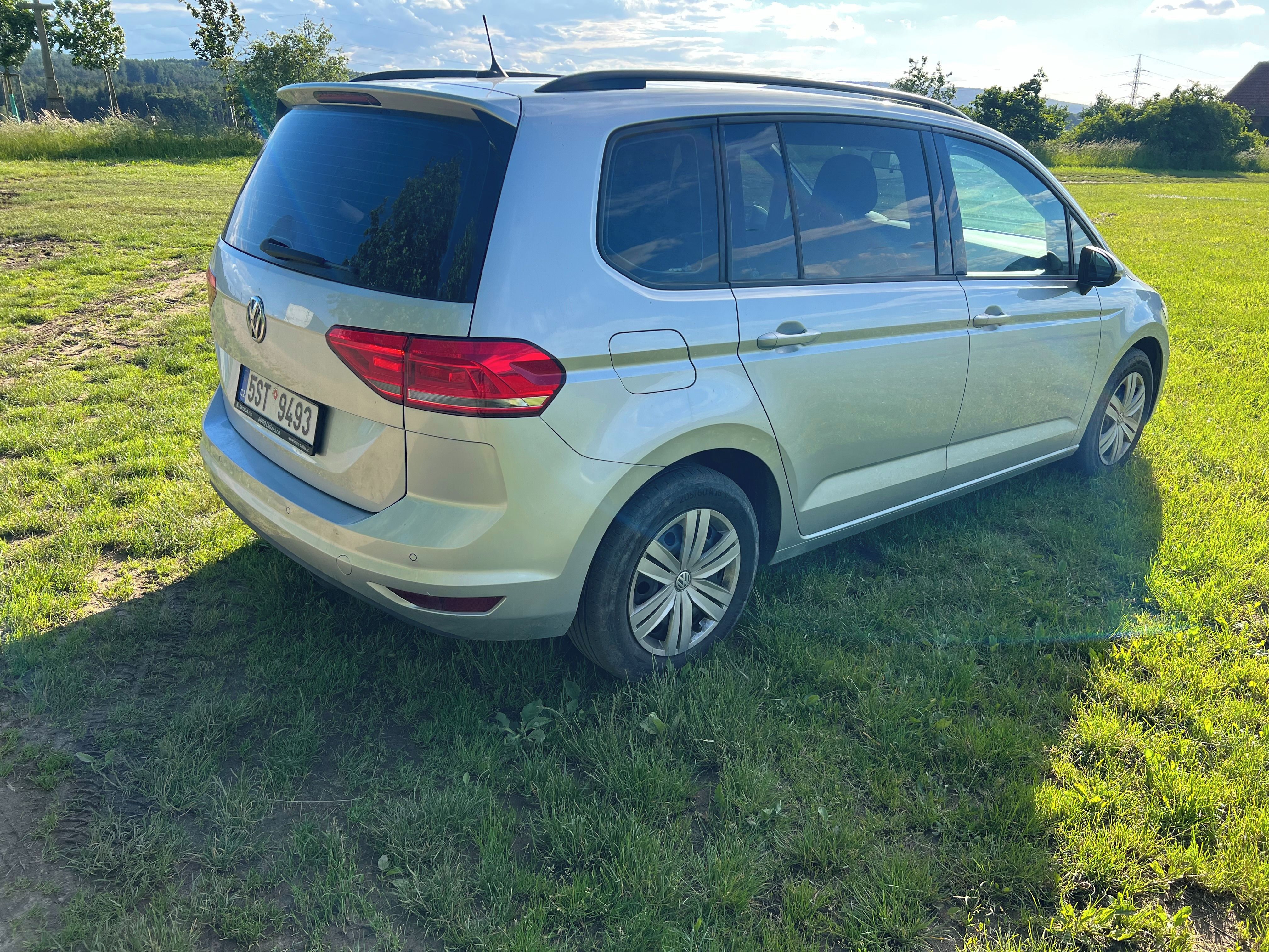 Volkswagen Touran, 1,6 - fotka 4