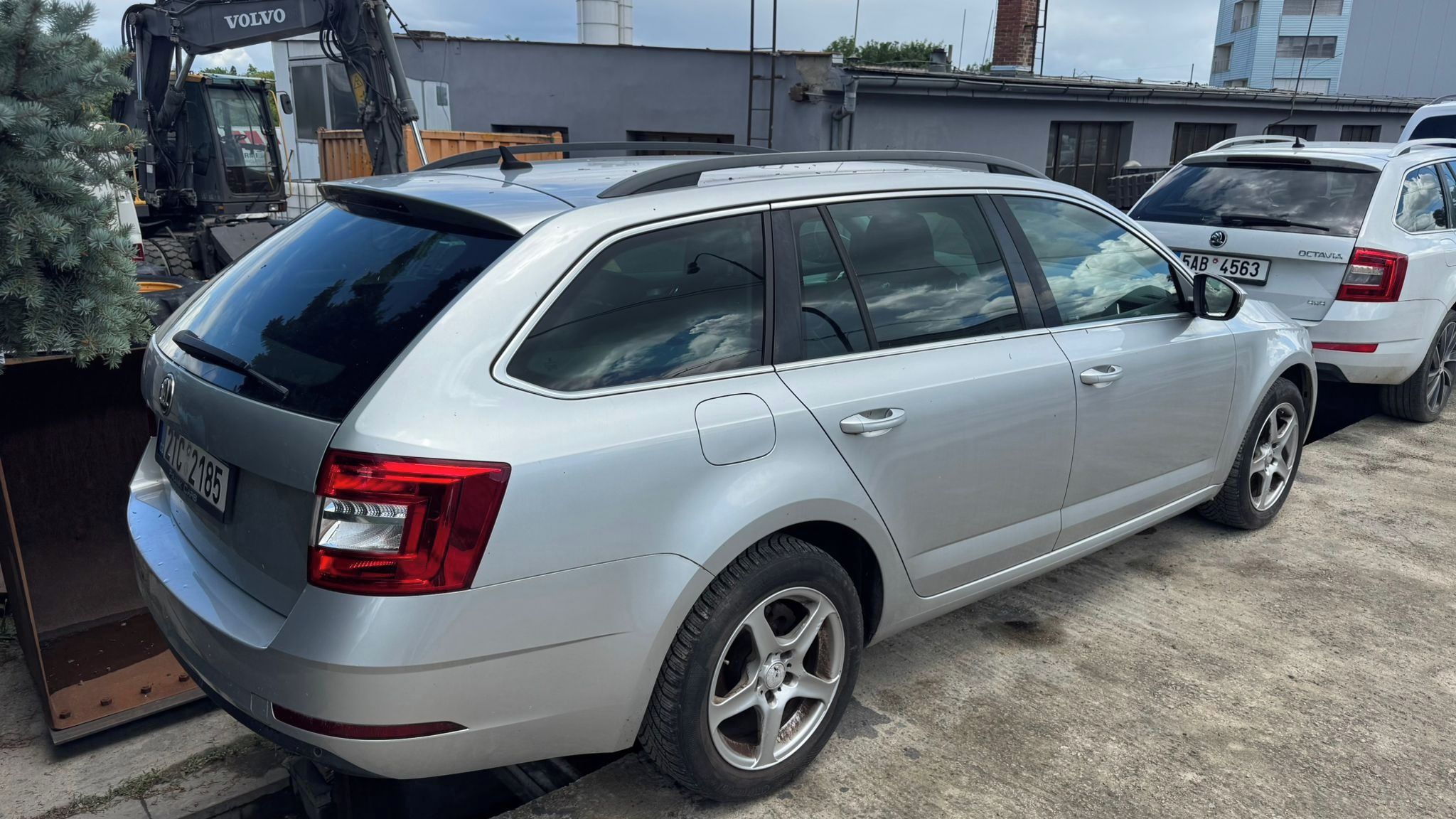 Škoda Octavia, Combi 1.6 TDI 85 kW - fotka 3