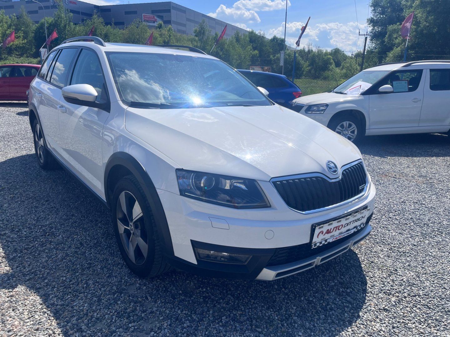 Škoda Octavia, 2.0 TDi 4X4 SCOUT - fotka 4
