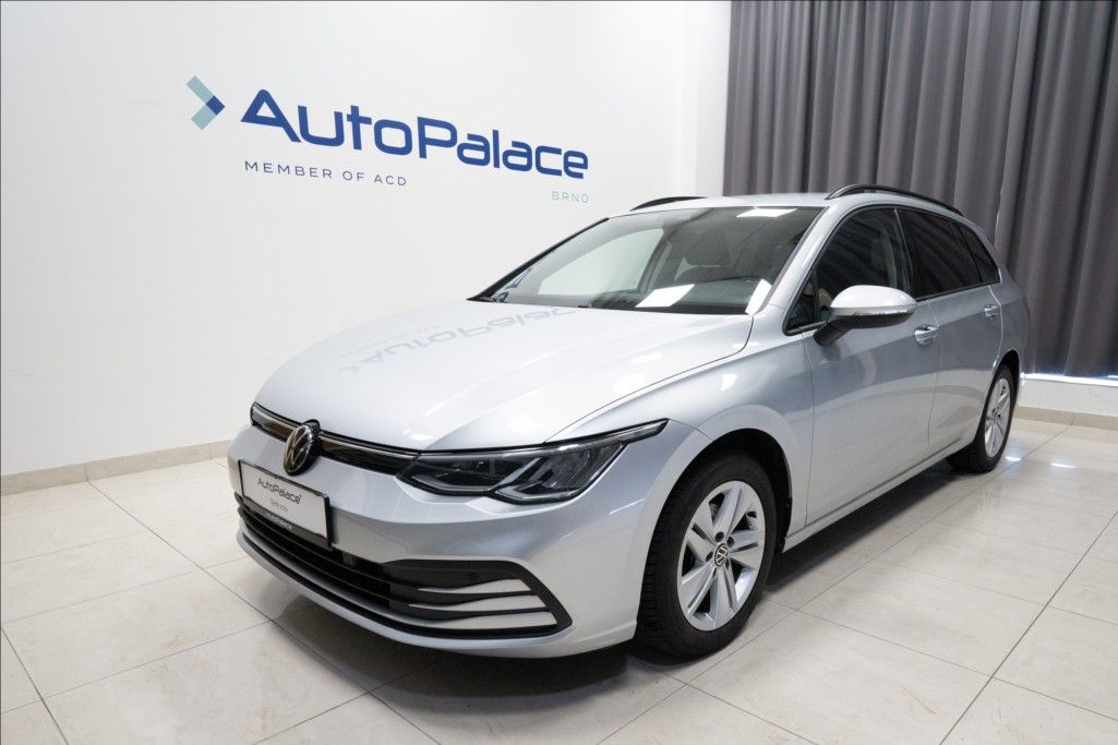 Volkswagen Golf, 1,5 eTSI DSG KAMERA VÝHŘEV ČR