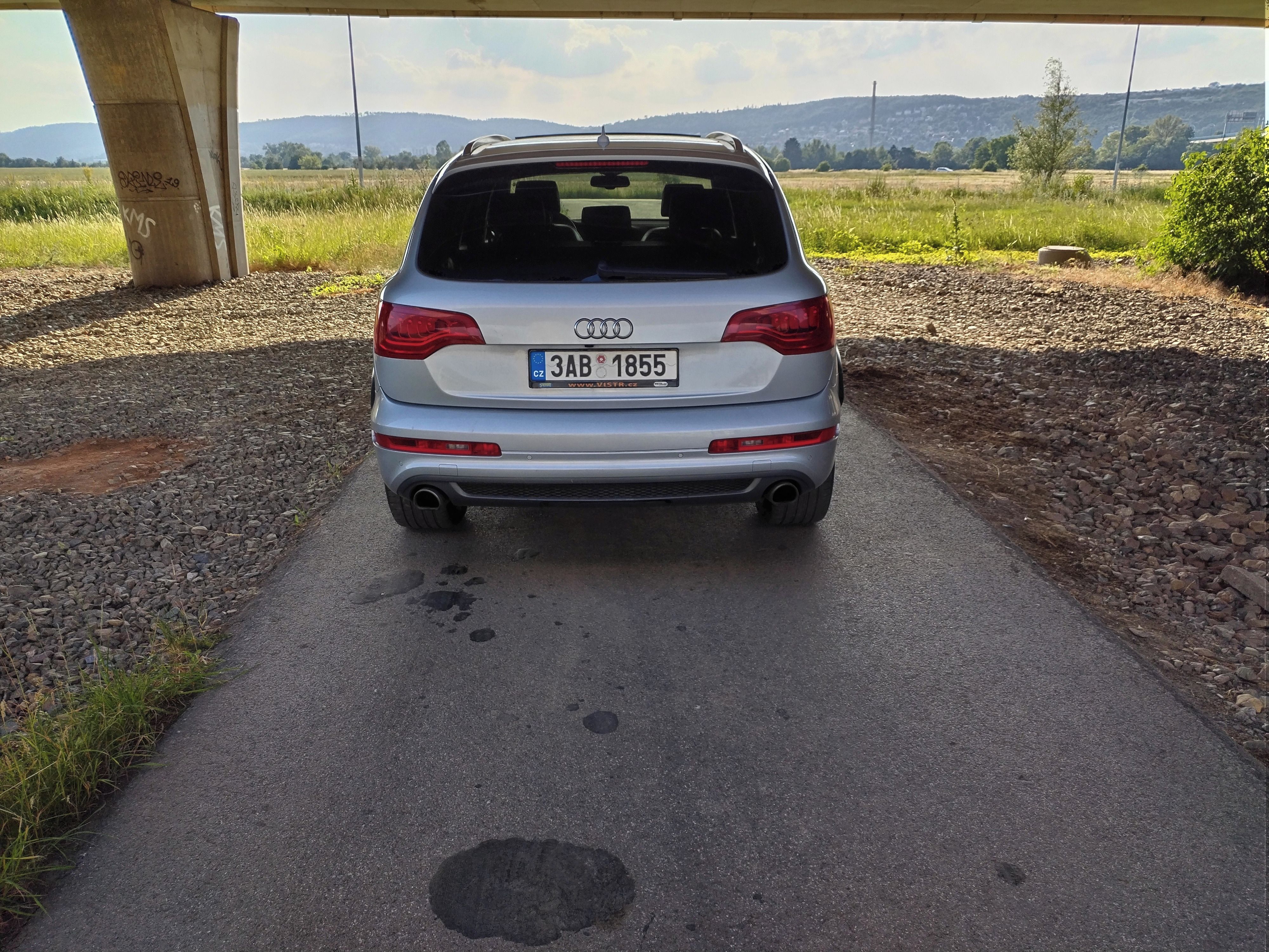 Audi Q7, S-line 180kW  ČR, max výbava - fotka 6