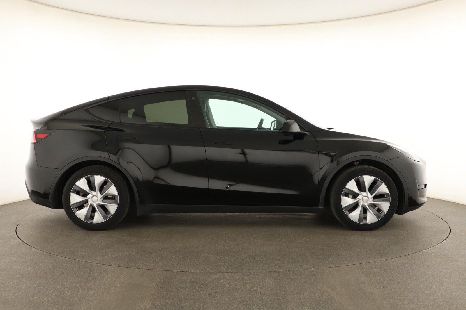 Tesla Model Y, RWD LFP 60kWh, SoH 93% - fotka 6