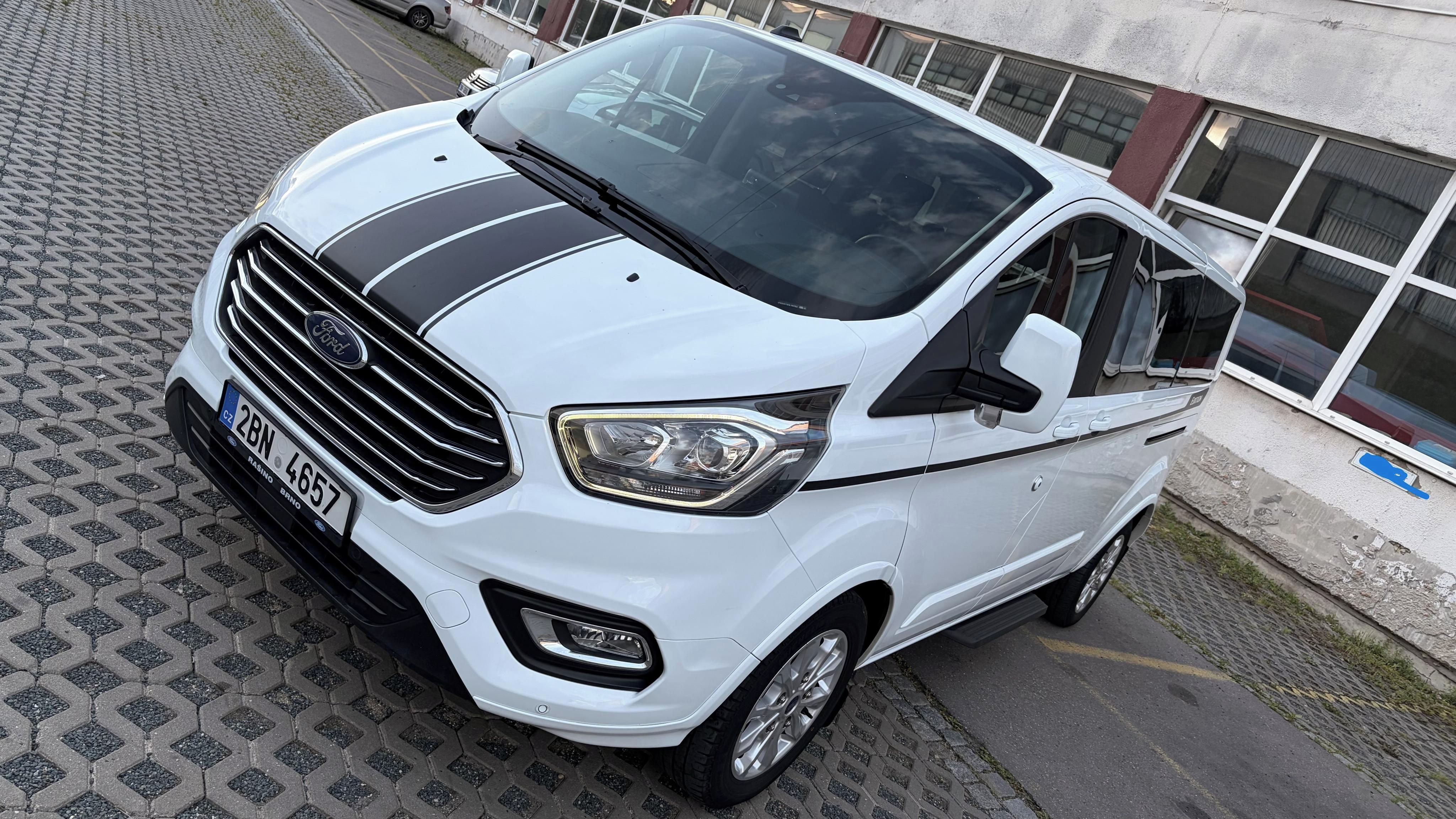 Ford Tourneo Custom - fotka 6