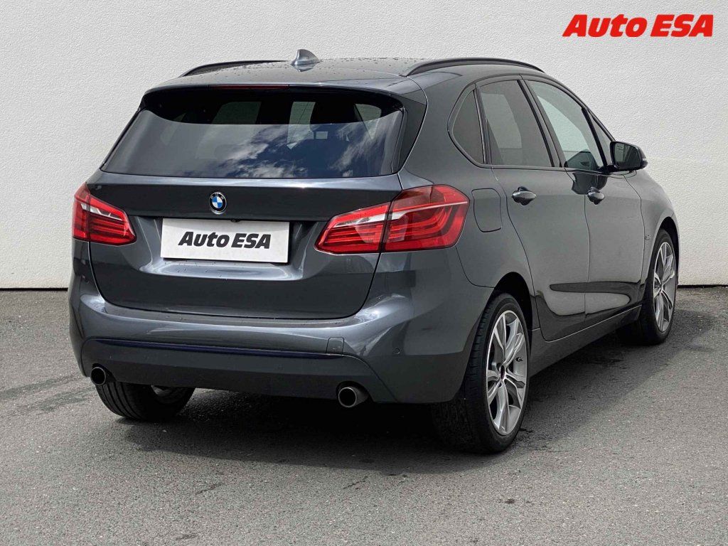BMW Řada 2, 2.0 i 220 i,navi,+kola - fotka 4