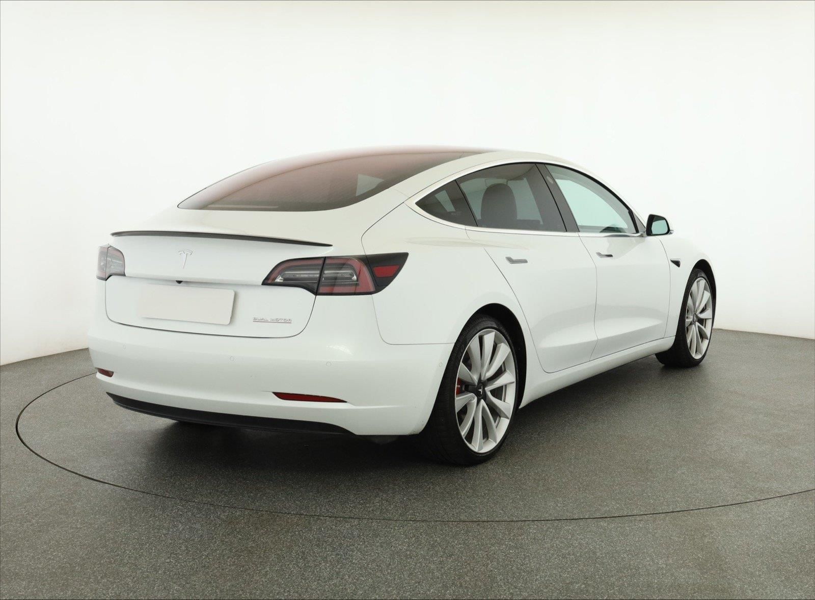 Tesla Model 3, Performance 78kWh, SoH 82% - fotka 5