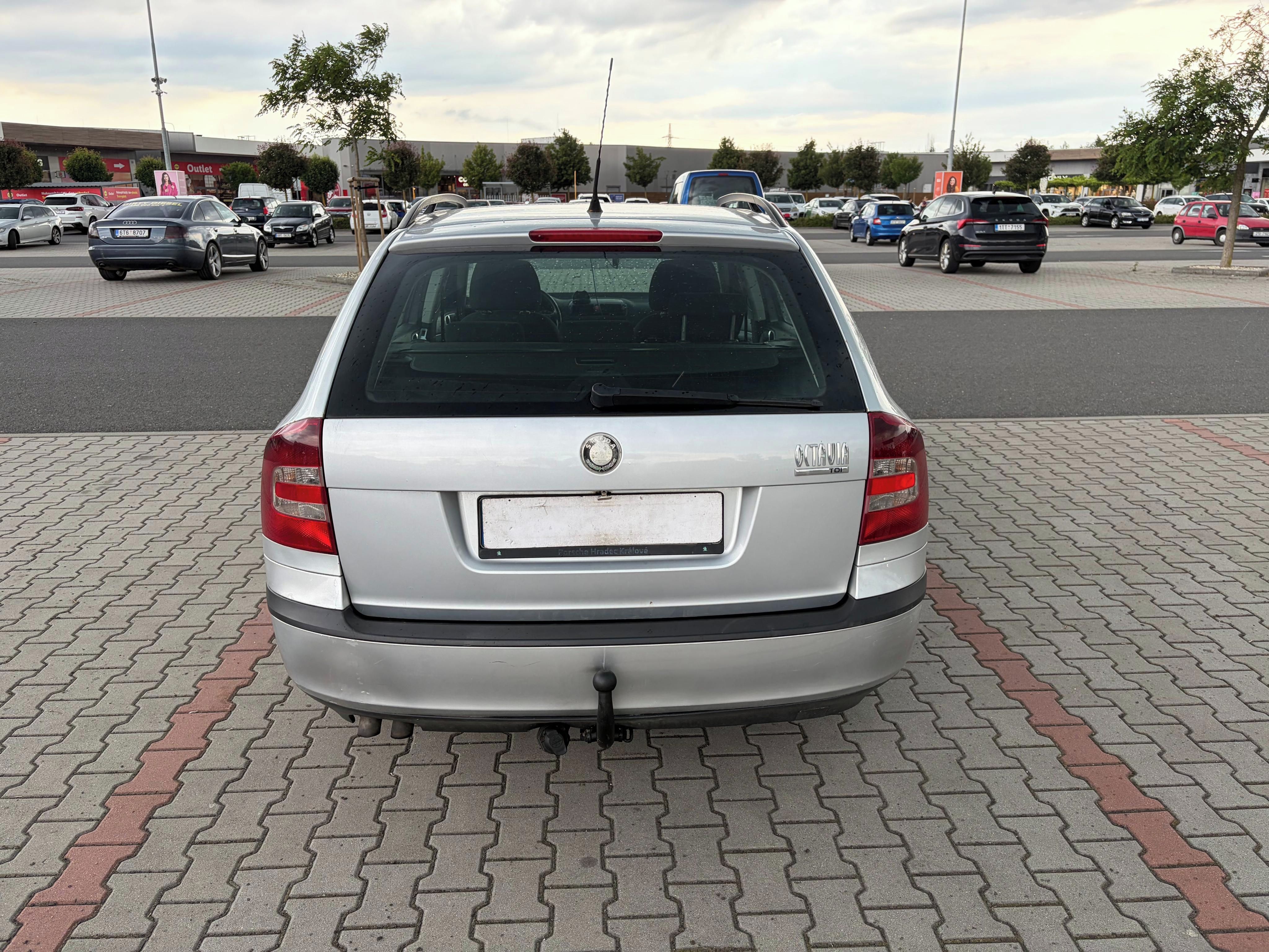 Škoda Octavia, II 1.9 TDi 77kw ČR TZ - fotka 4