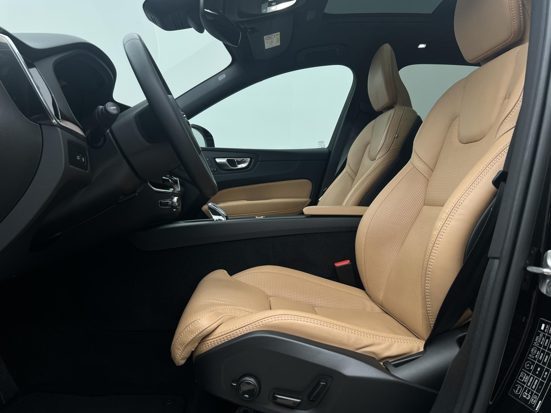 Volvo XC60, T8 AWD RECH. ULTIMATE BRIGHT - fotka 3