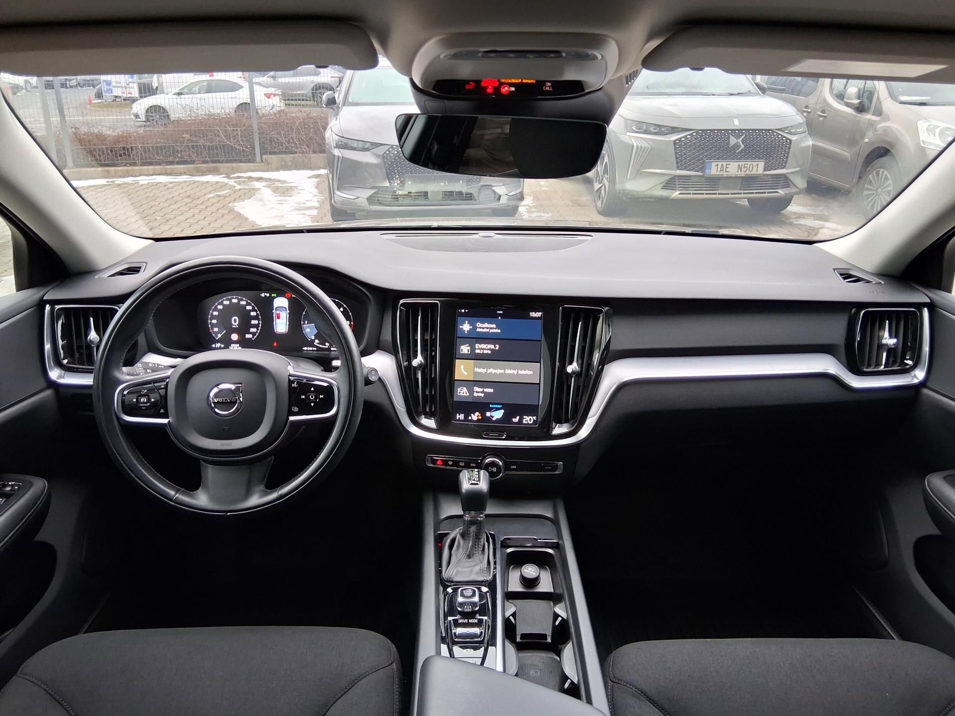 Volvo V60, MOMENTUM 2.0 D3 110 kW - fotka 2