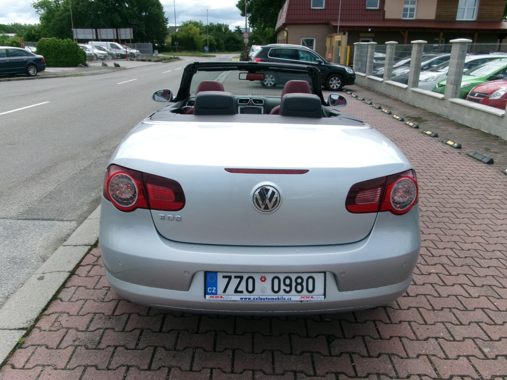 Volkswagen Eos, 2,0TDI 8V CABRIO - fotka 6