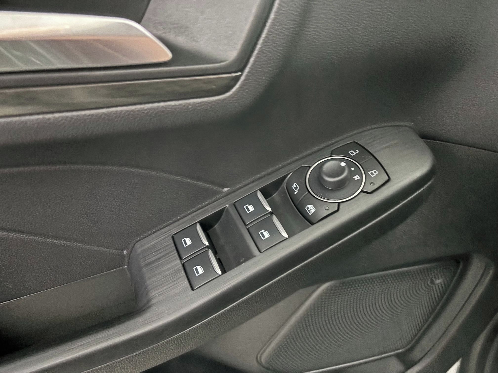 Ford Kuga, Titanium 1.5 EcoBoost - fotka 6