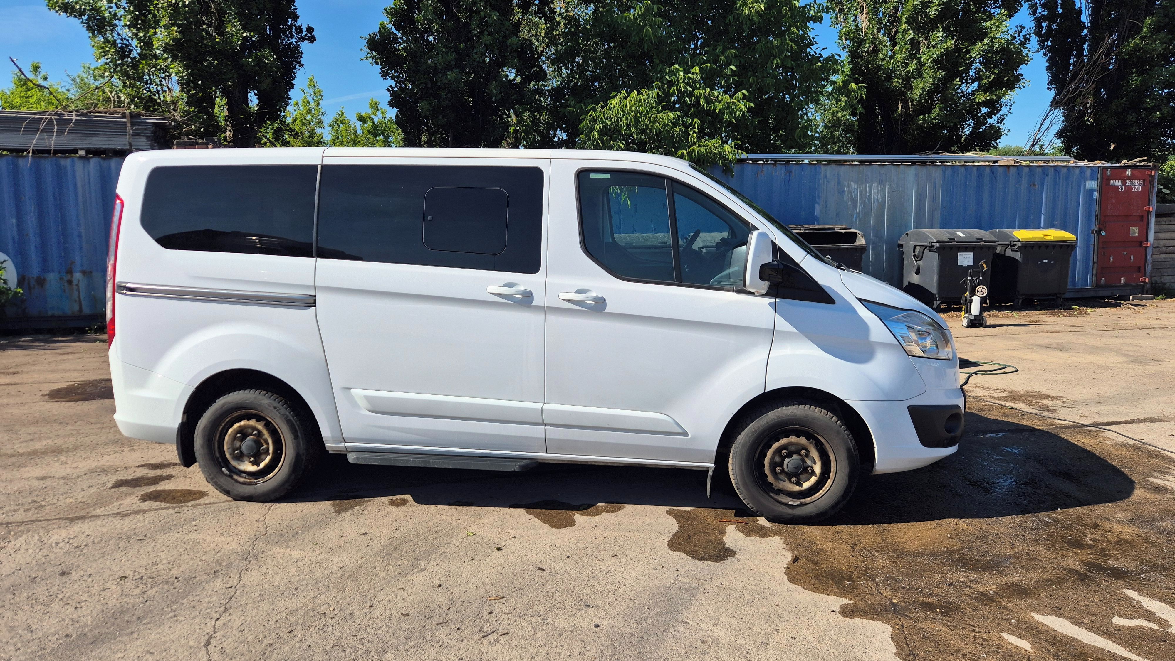 Ford Tourneo Custom, 2,0 TDI - fotka 3