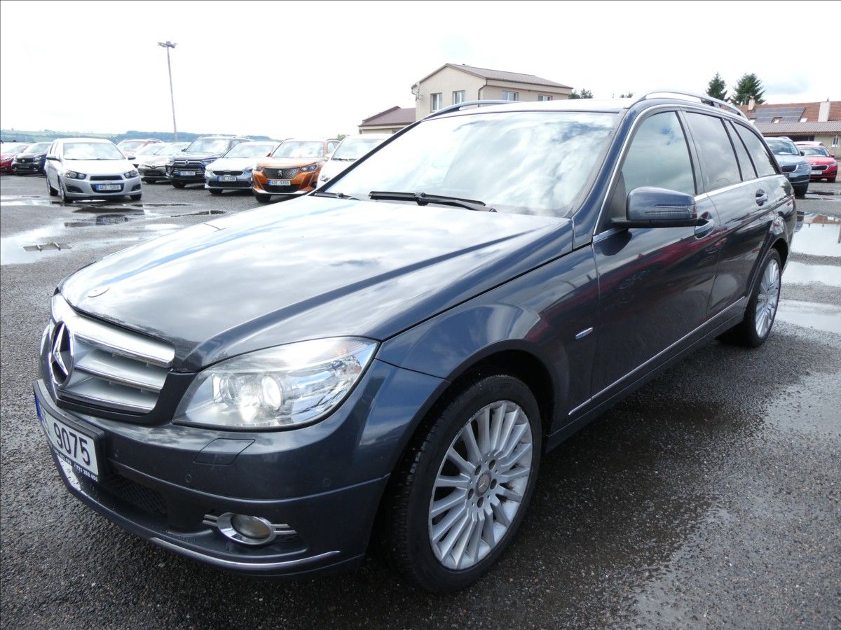 Mercedes-Benz Třídy C, 3,0 350D V6 170kW 2x kola, AUT - fotka 3