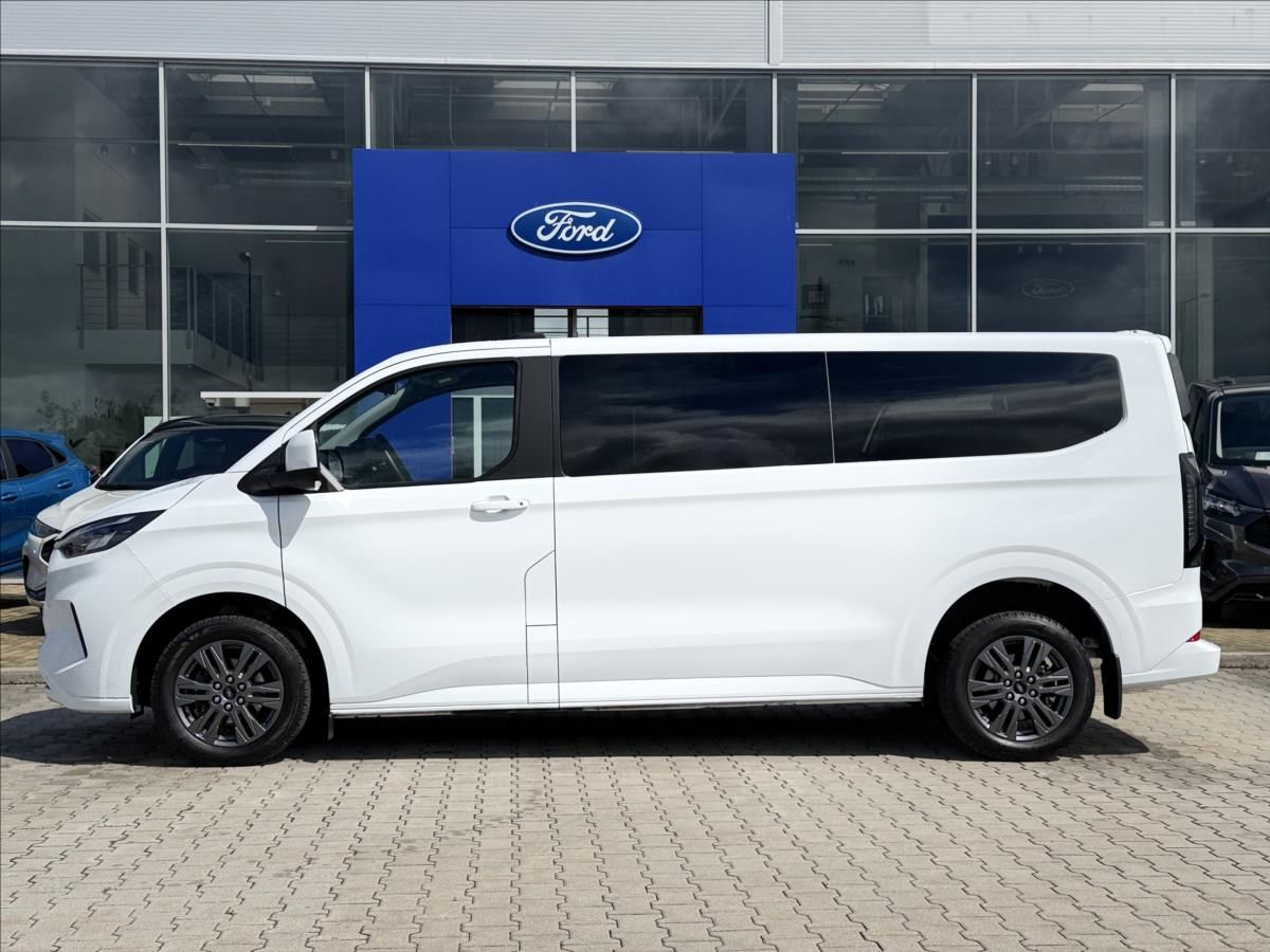Ford Tourneo Custom, 2,0 EcoBlue Titanium AWD L2 - fotka 2