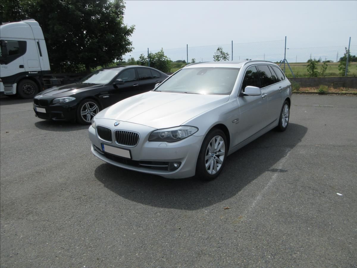 BMW Řada 5, 525D xDrive, Panorama, HeadUp - fotka 4