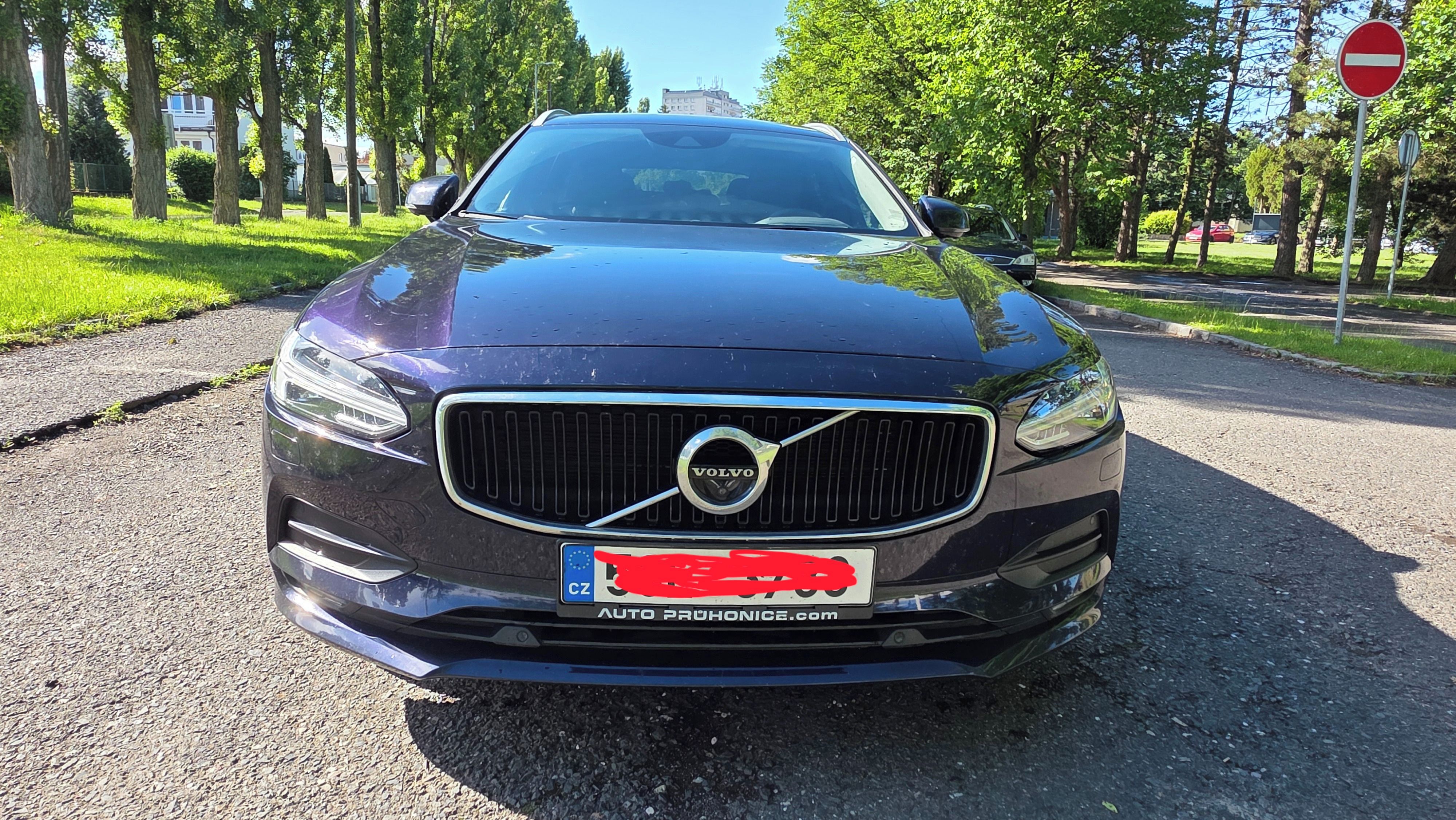 Volvo V90, Volvo V90 D4 MOMENTUM