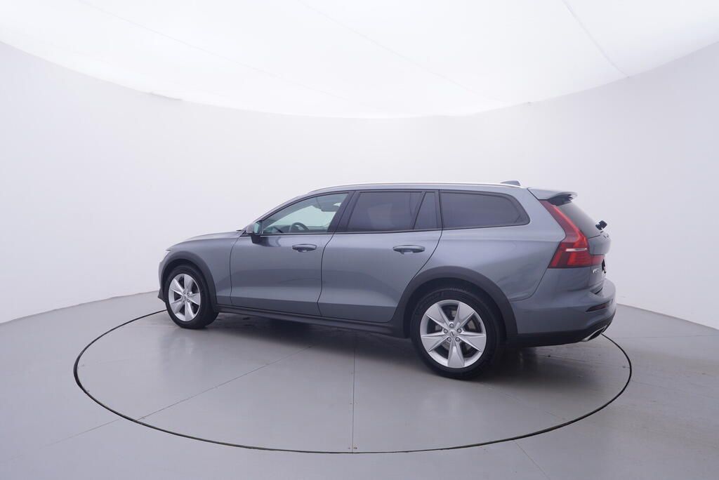 Volvo V60, crossover 2.0 D4 140 kW - fotka 3