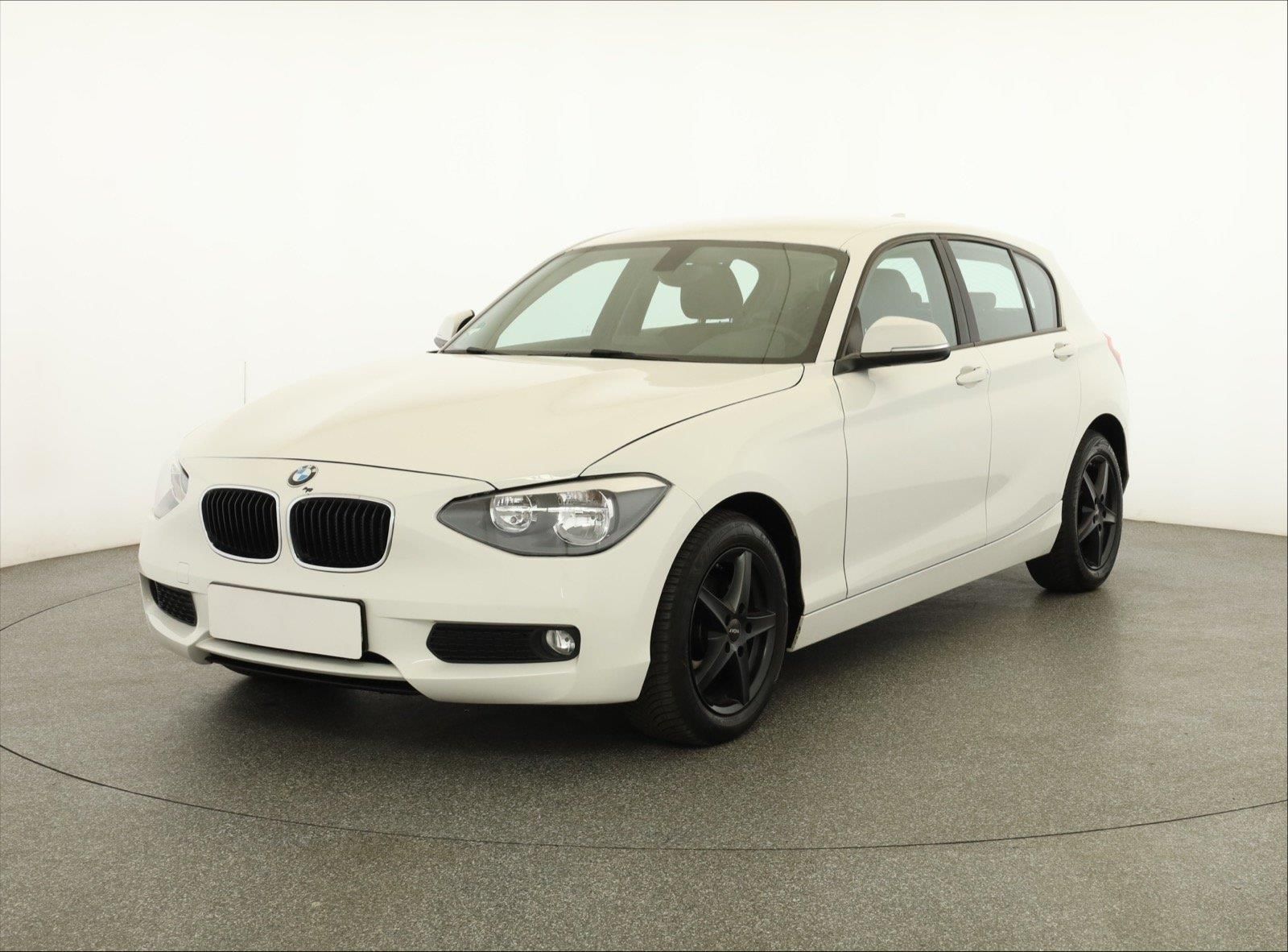BMW Řada 1, 116d, Navi, Klima - fotka 2