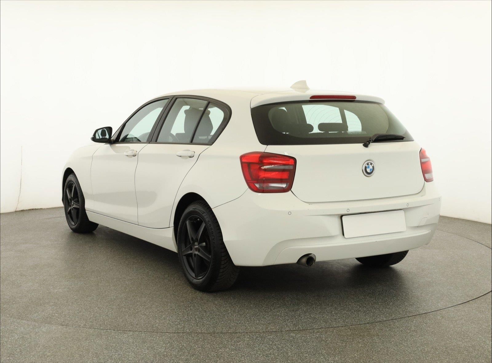 BMW Řada 1, 116d, Navi, Klima - fotka 4