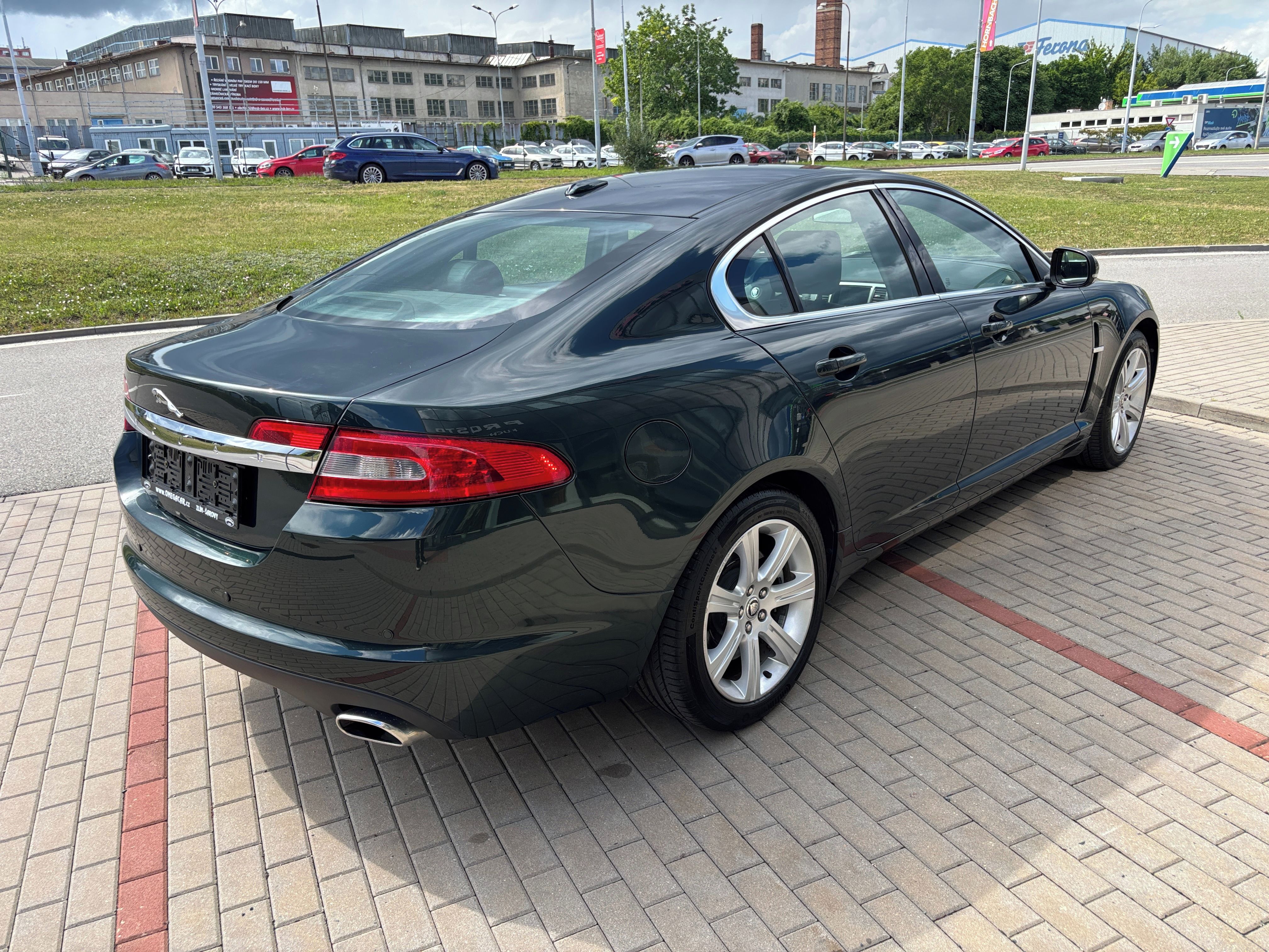 Jaguar XF, 3.0D 177kW Automat - fotka 6