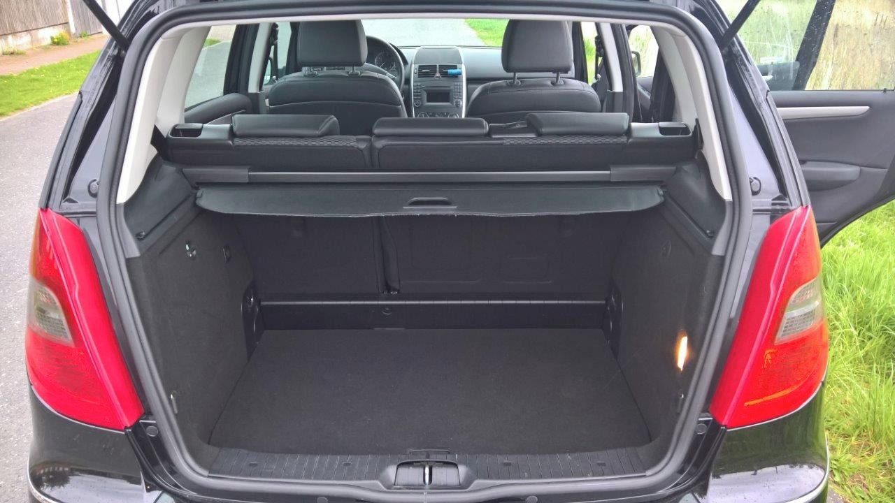 Mercedes-Benz Třídy A, A160 servisováno, menší nájezd - fotka 4