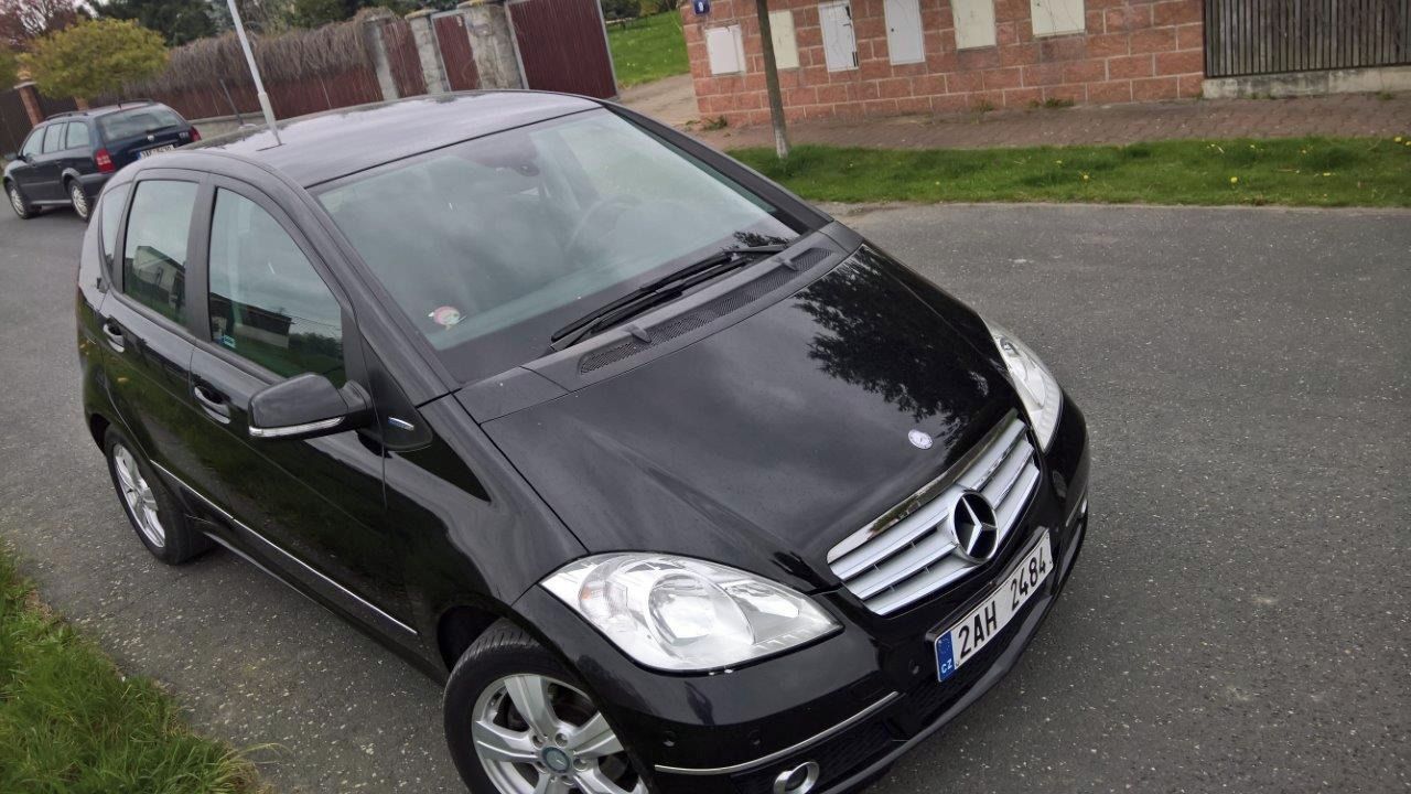 Mercedes-Benz Třídy A, A160 servisováno, menší nájezd - fotka 3