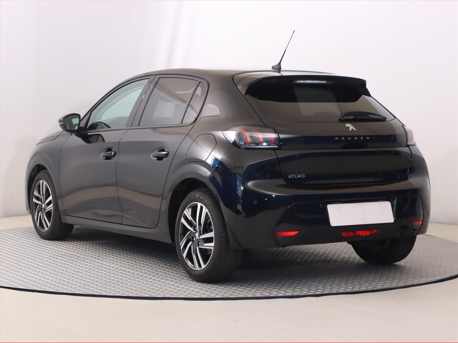 Peugeot 208, 1.2 PureTech, Allure - fotka 4