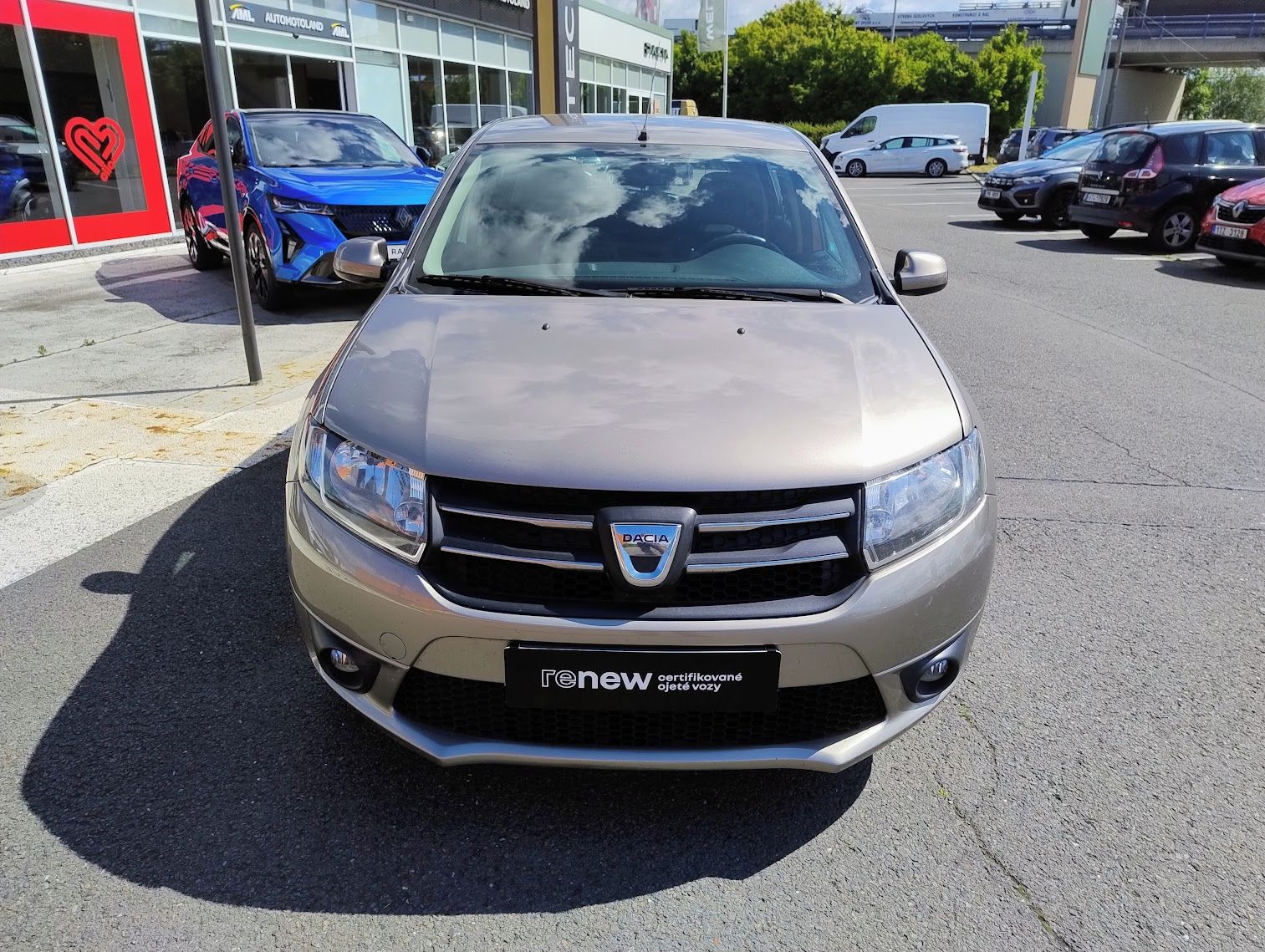 Dacia Sandero, 1,2 16V 75k Arctica, ČR, 1.maj - fotka 2