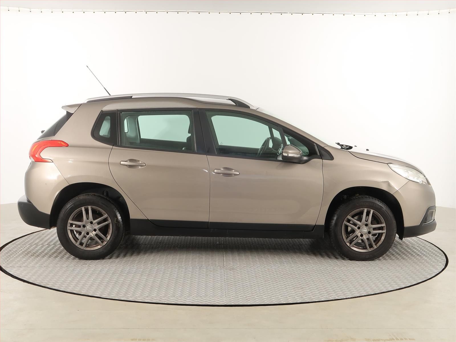 Peugeot 2008, 1.4 HDi - fotka 6