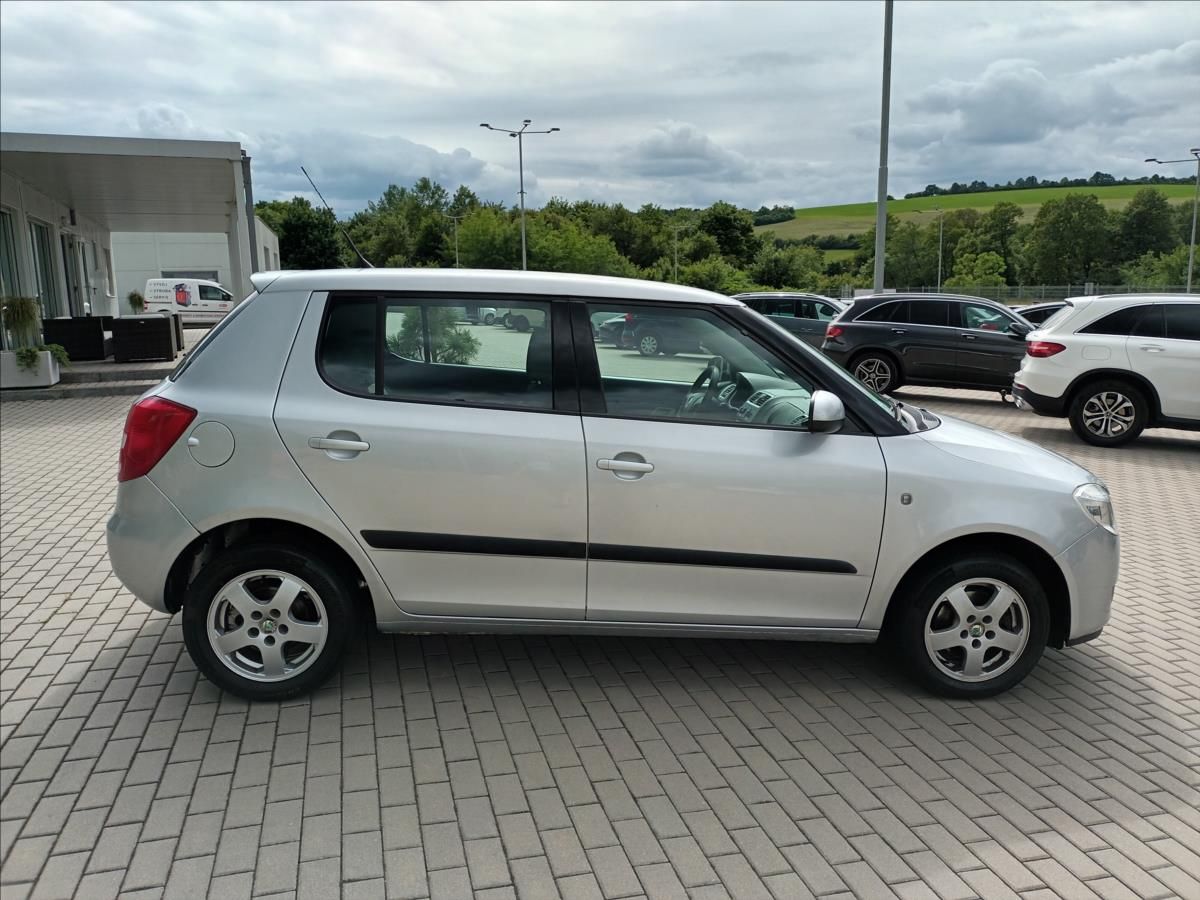 Škoda Fabia, 1,4 16V,63KW,KLIMA,VÝHŘEV,KOLA - fotka 4