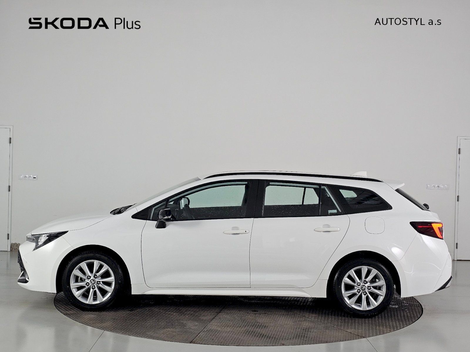 Toyota Corolla, TS 1.8HEV 140k COMFORT TECH - fotka 3