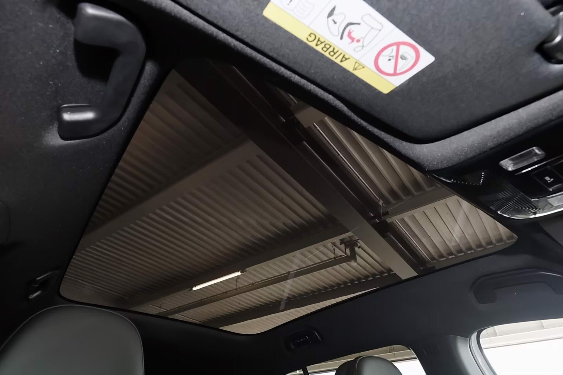 Mercedes-Benz GLB, 250+ AMG Superscreen HuD Pano - fotka 4